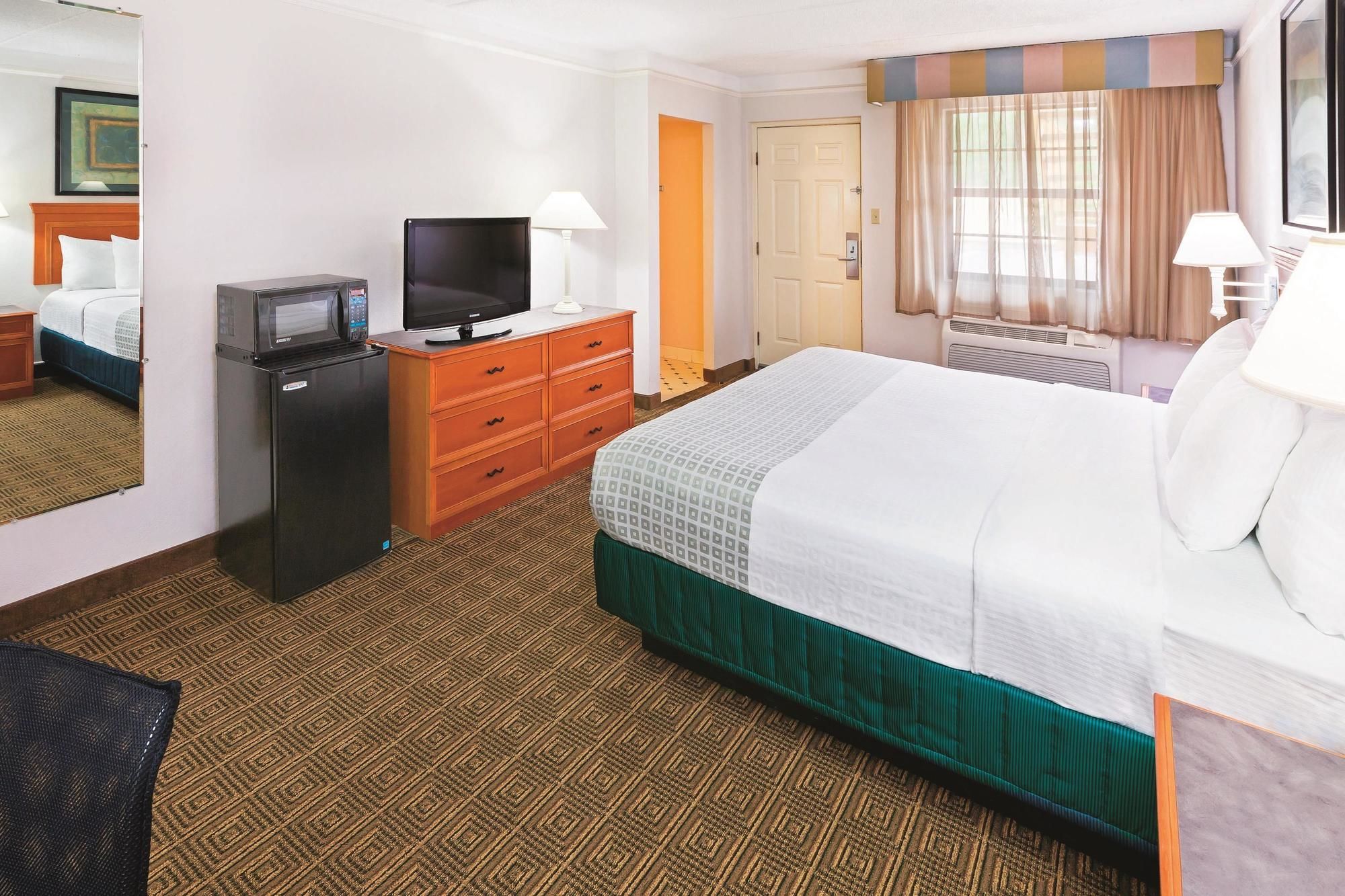 Discount Coupon for La Quinta Inn College Station in College Station