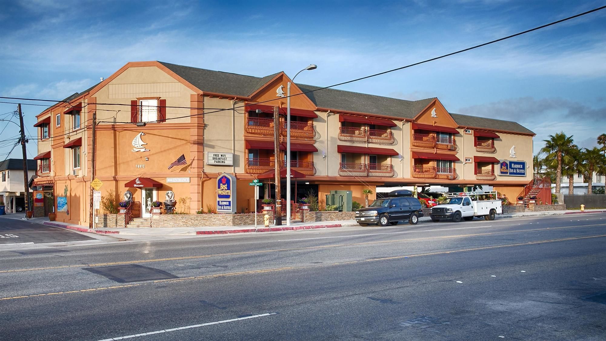 Best Western Harbour Inn & Suites