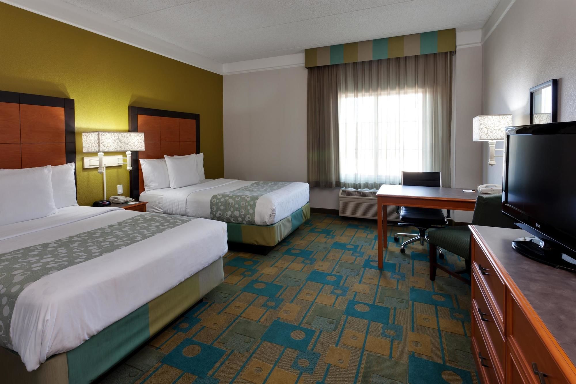 Discount Coupon for La Quinta Inn & Suites Fremont / Silicon Valley in