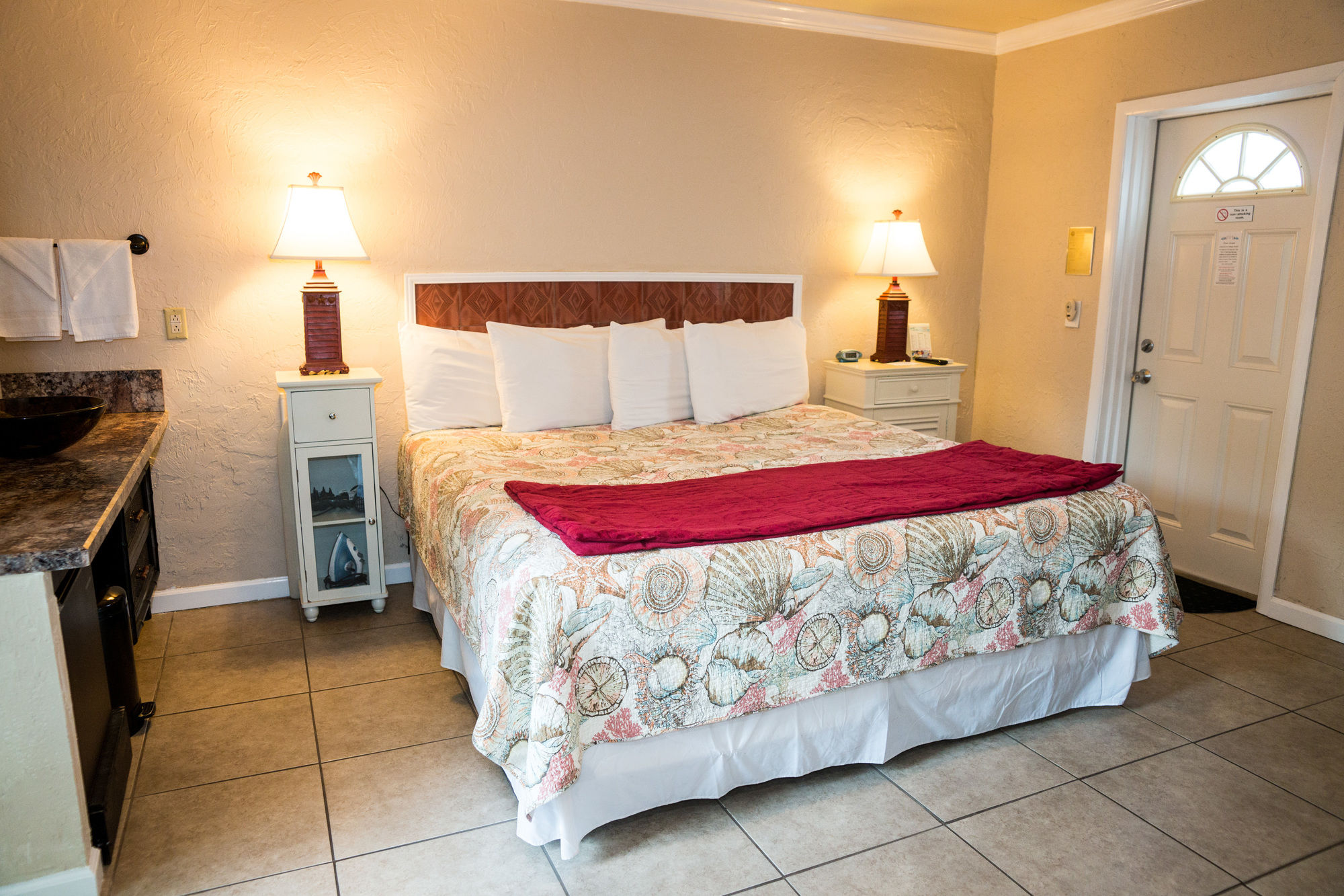 Haleys Motel in Holmes Beach, FL