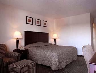 Knights Inn South Amboy/Garden State Parkway South, Exit 125