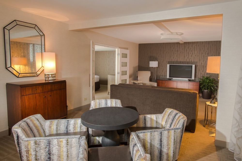 Crowne Plaza Charlotte Executive Park in Charlotte, NC