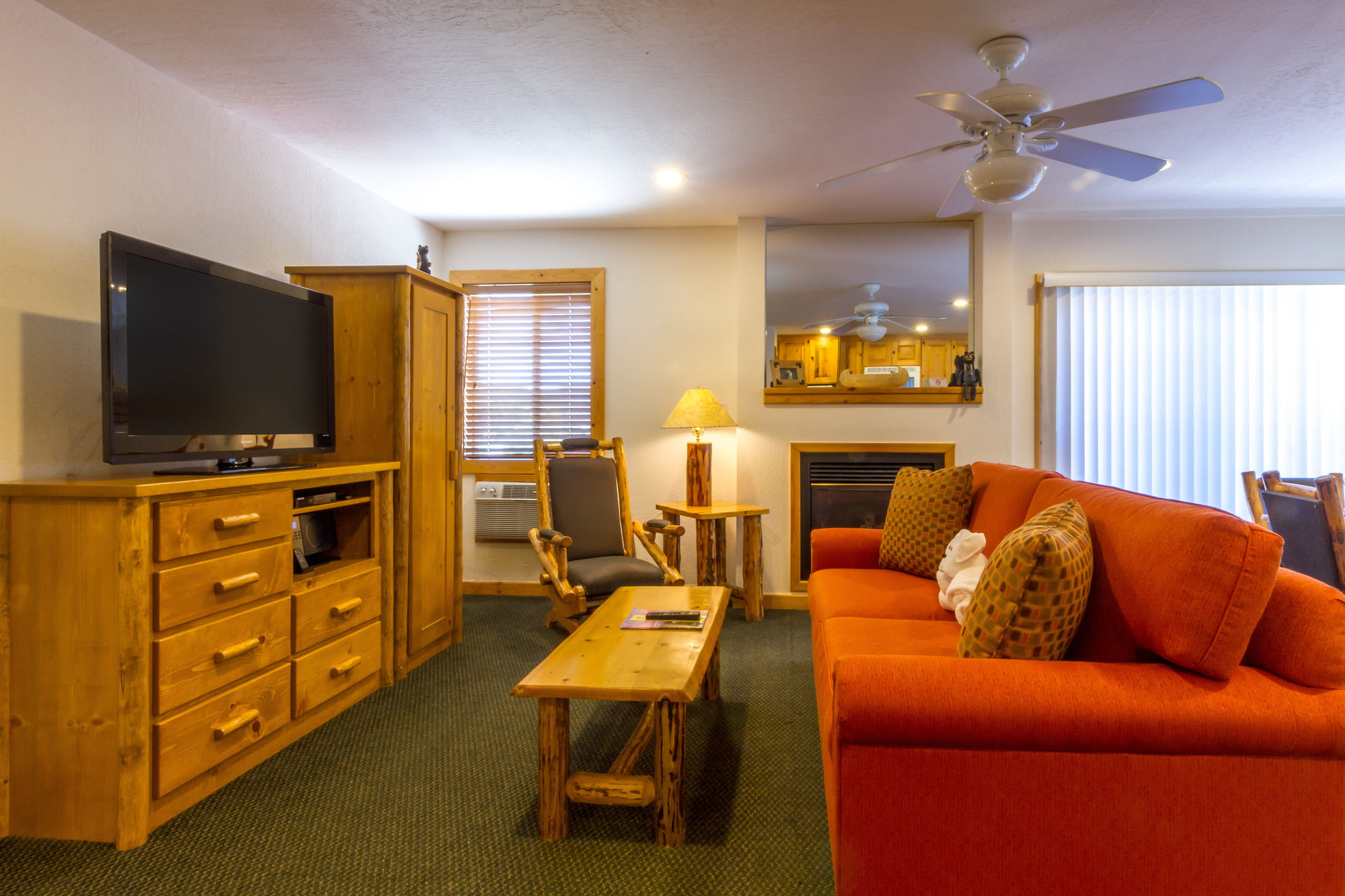 Discount Coupon for Red Wolf Lodge At Squaw Valley in Olympic Valley