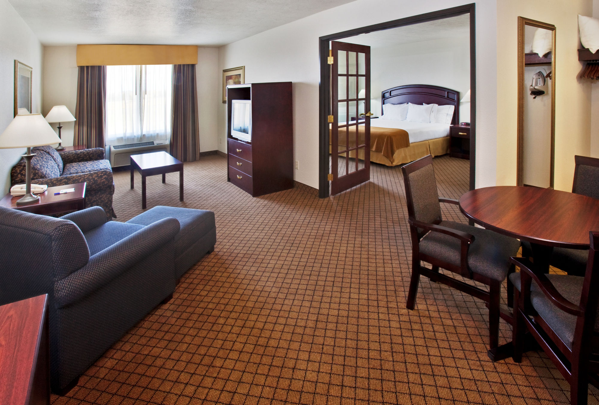 Discount Coupon for Holiday Inn Express Hotel & Suites Le Mars in Le