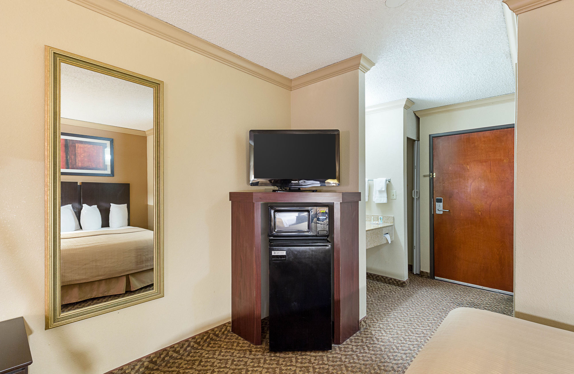Discount Coupon for Quality Inn And Suites Beaumont in Beaumont, Texas