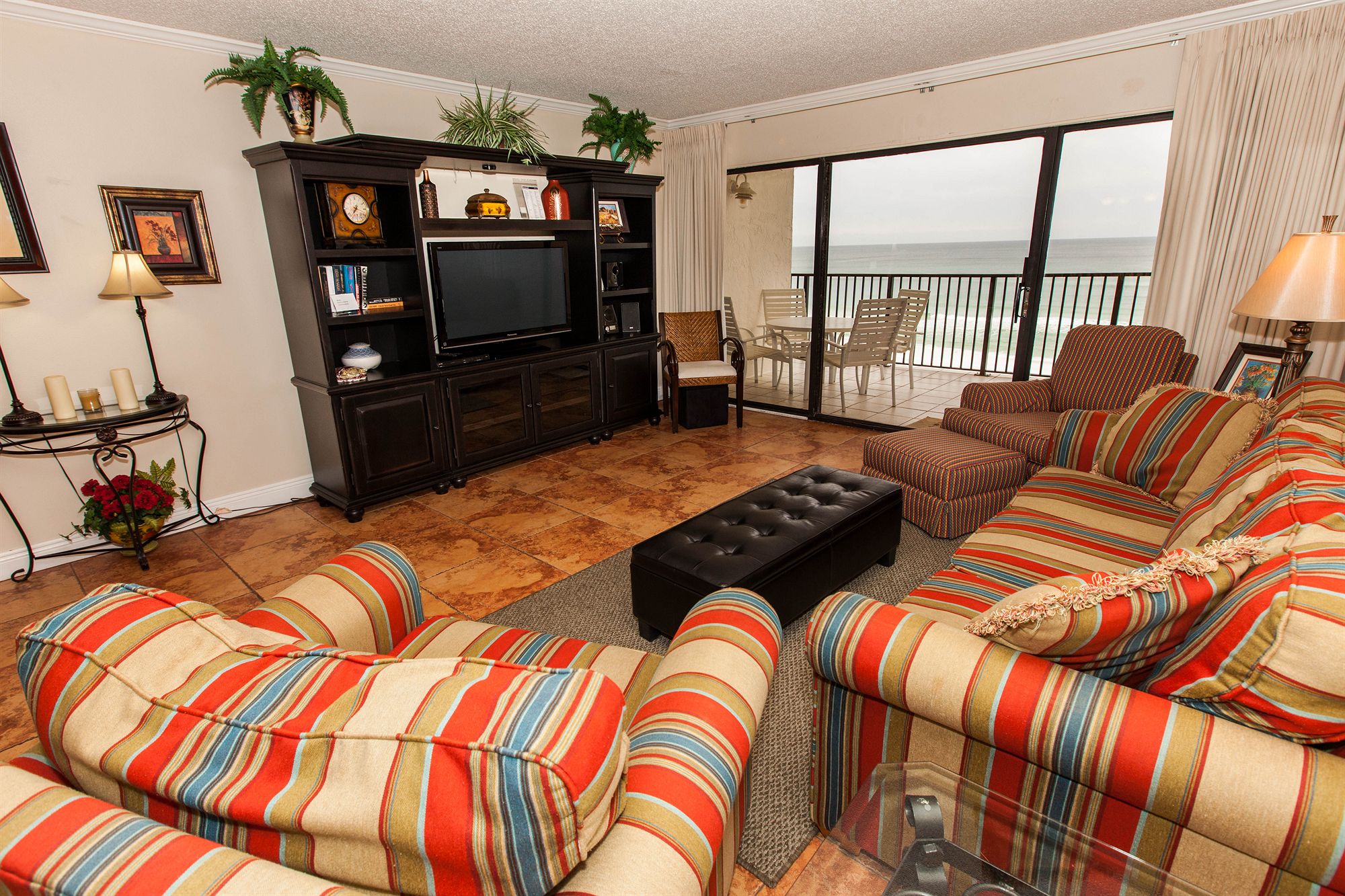 Discount Coupon for Sterling Resorts Huntington by the Sea in Miramar