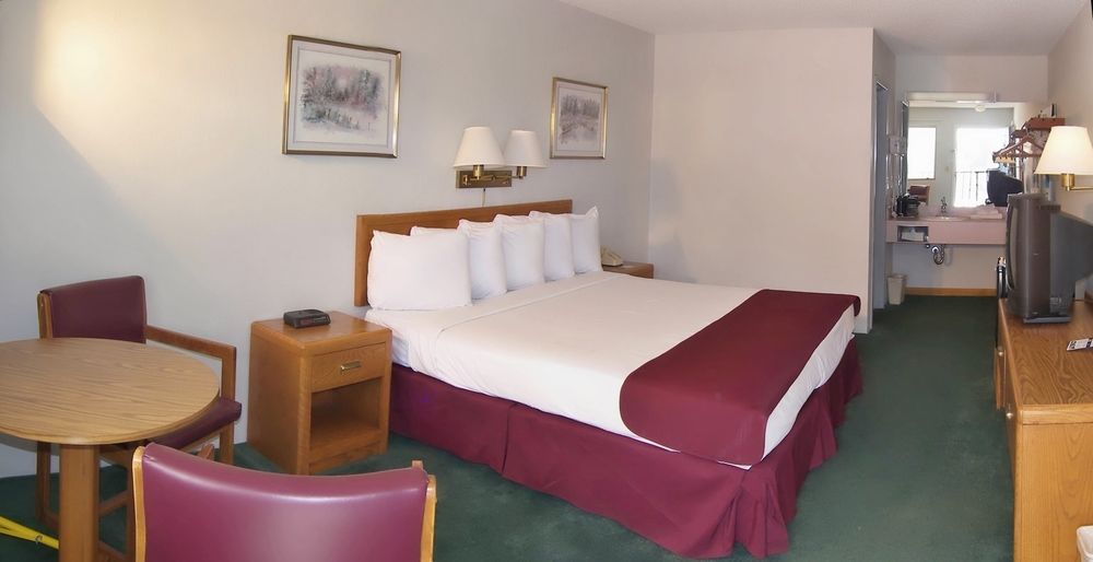 Discount Coupon for Americas Best Value Inn St. Ignace in St Ignace, Michigan Save Money!