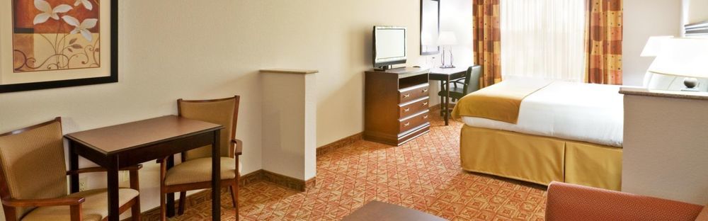 Holiday Inn Express Denison North-Lake Texoma in Denison, TX