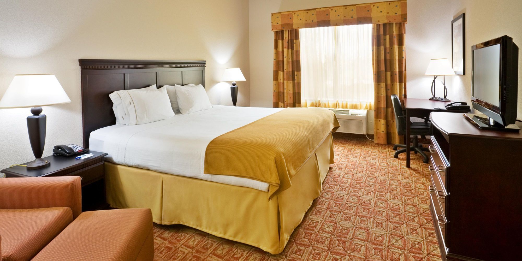 Holiday Inn Express Denison North-Lake Texoma in Denison, TX