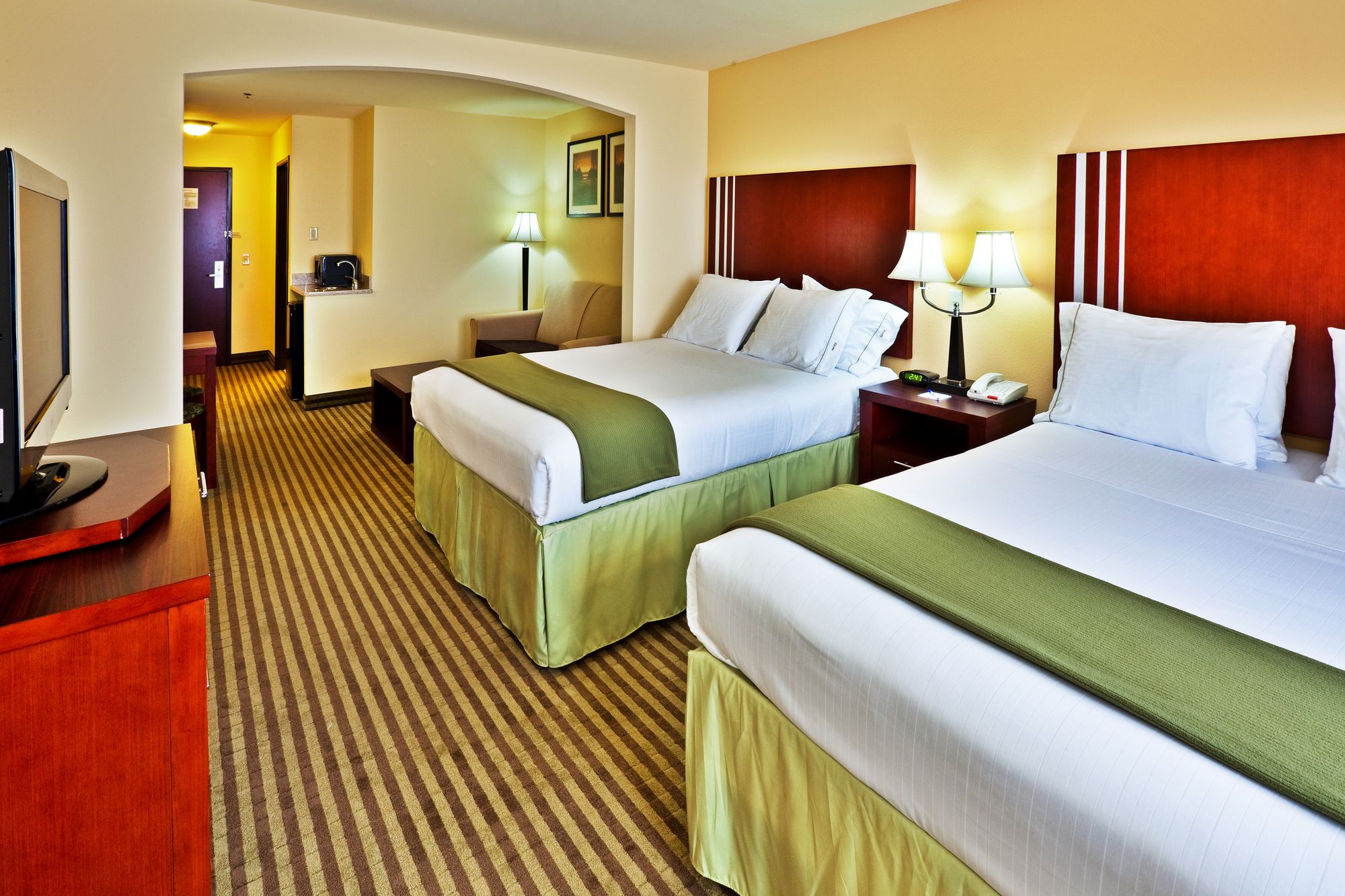 Discount Coupon for Holiday Inn Express Hotel & Suites Perry in Perry