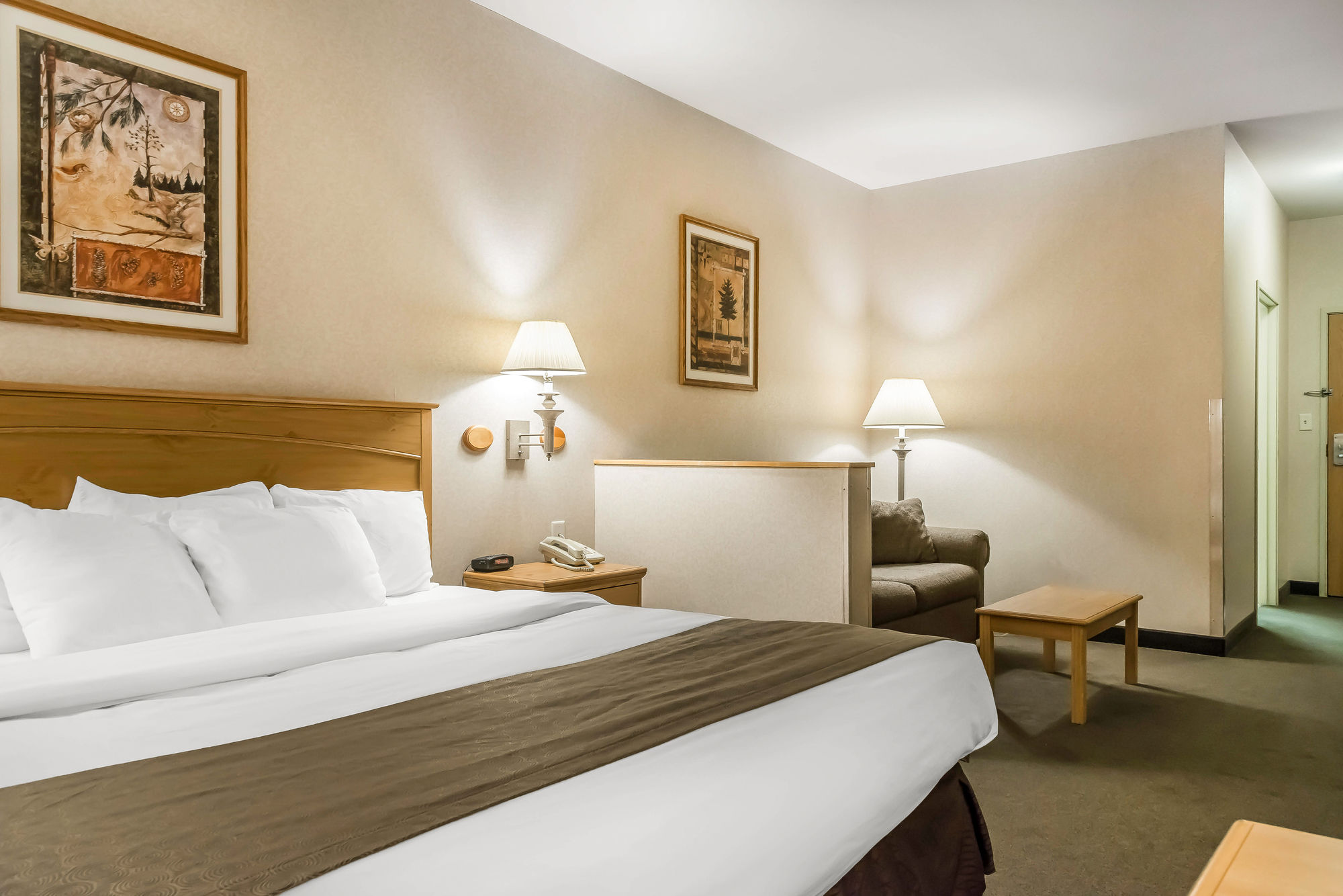 Rodeway Inn and Suites Tomahawk in Tomahawk, WI