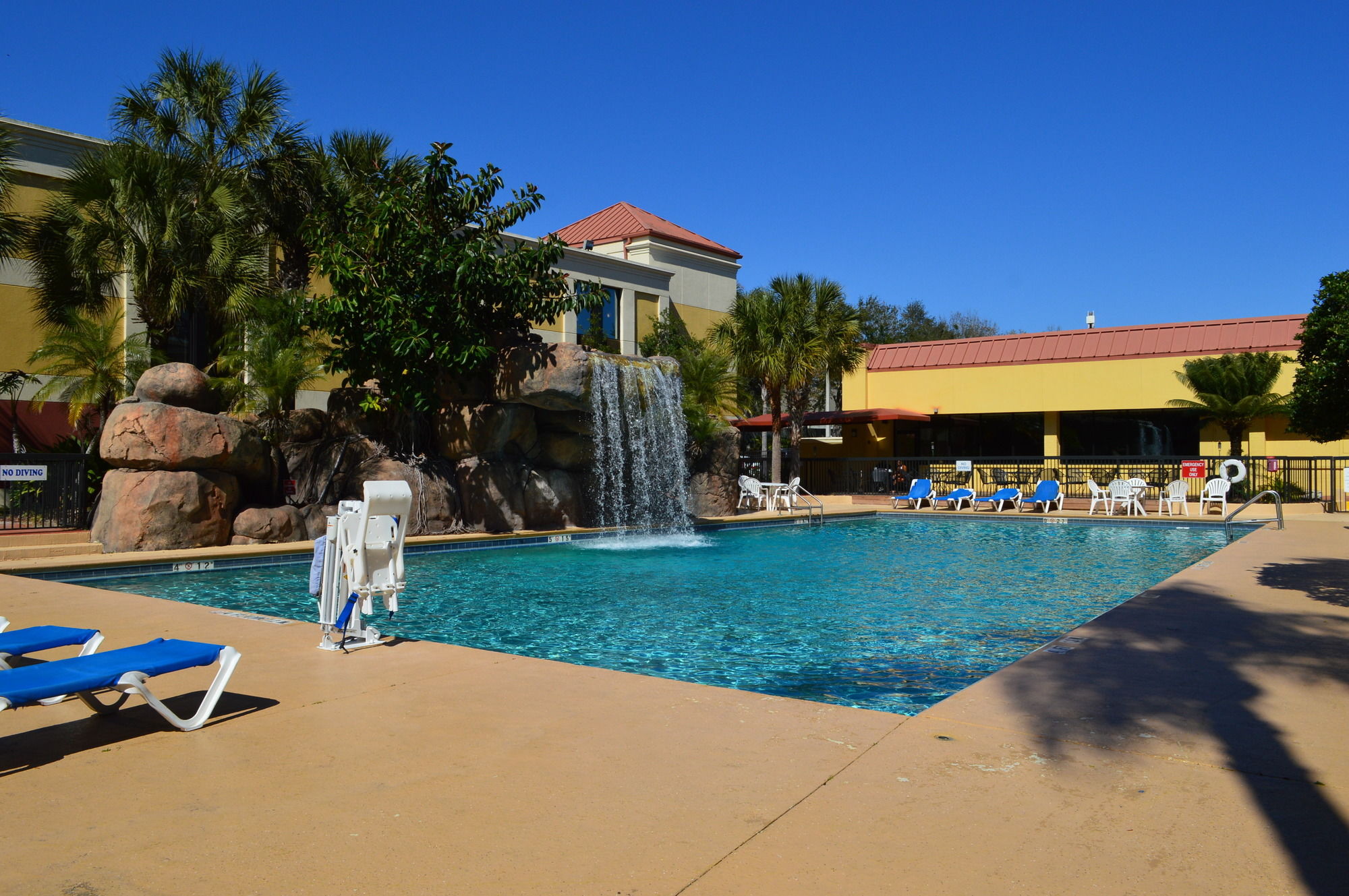 Discount Coupon for Howard Johnson Plaza Hotel Altamonte Springs in Altamonte Springs, Florida