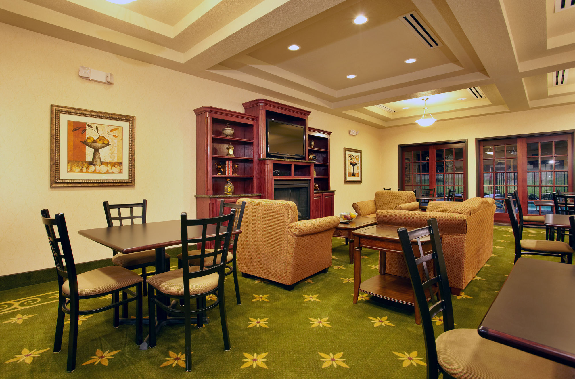 Discount Coupon for Holiday Inn Express & Suites Hearne in Hearne