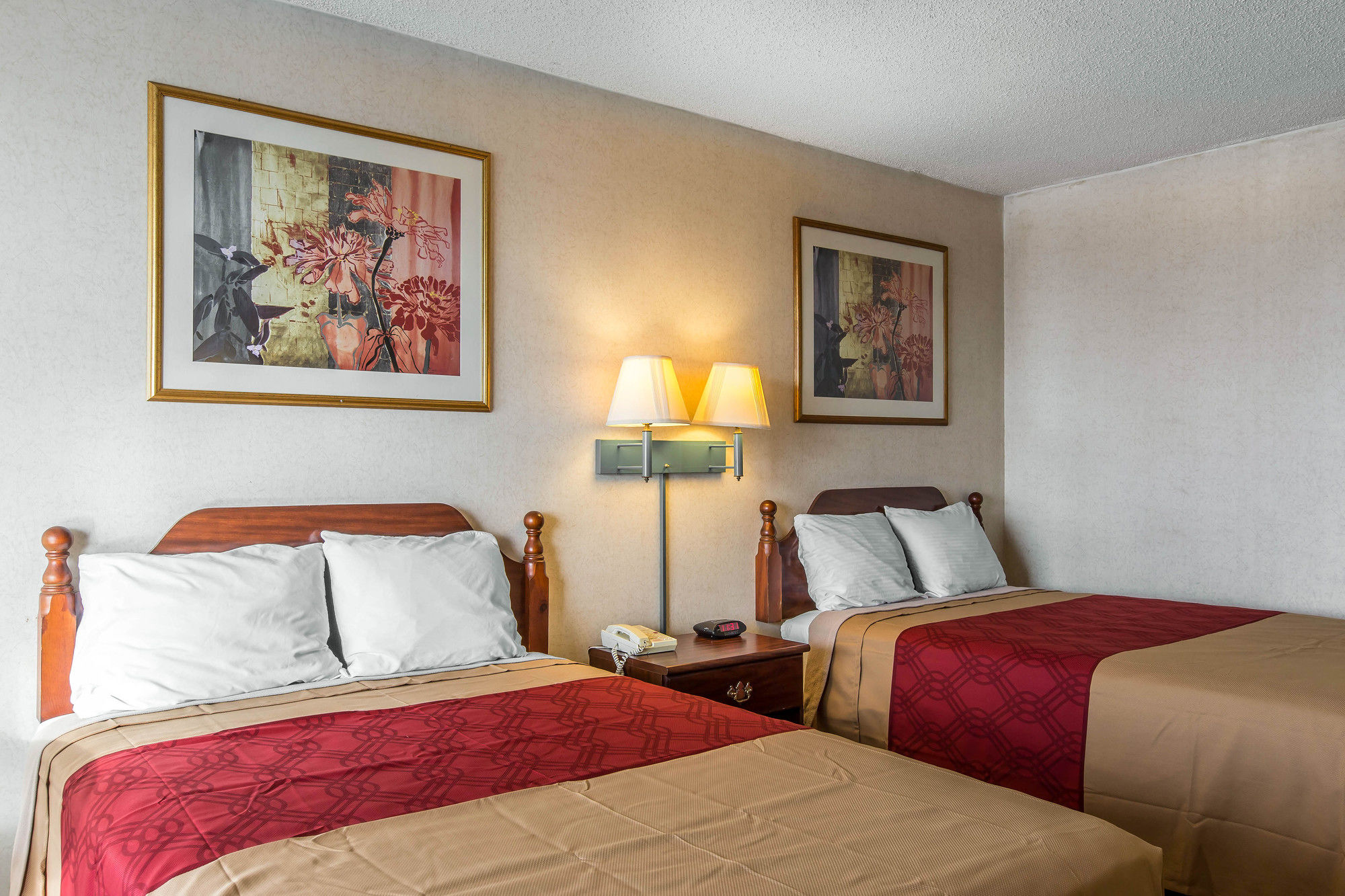 Econo Lodge in Calhoun, GA