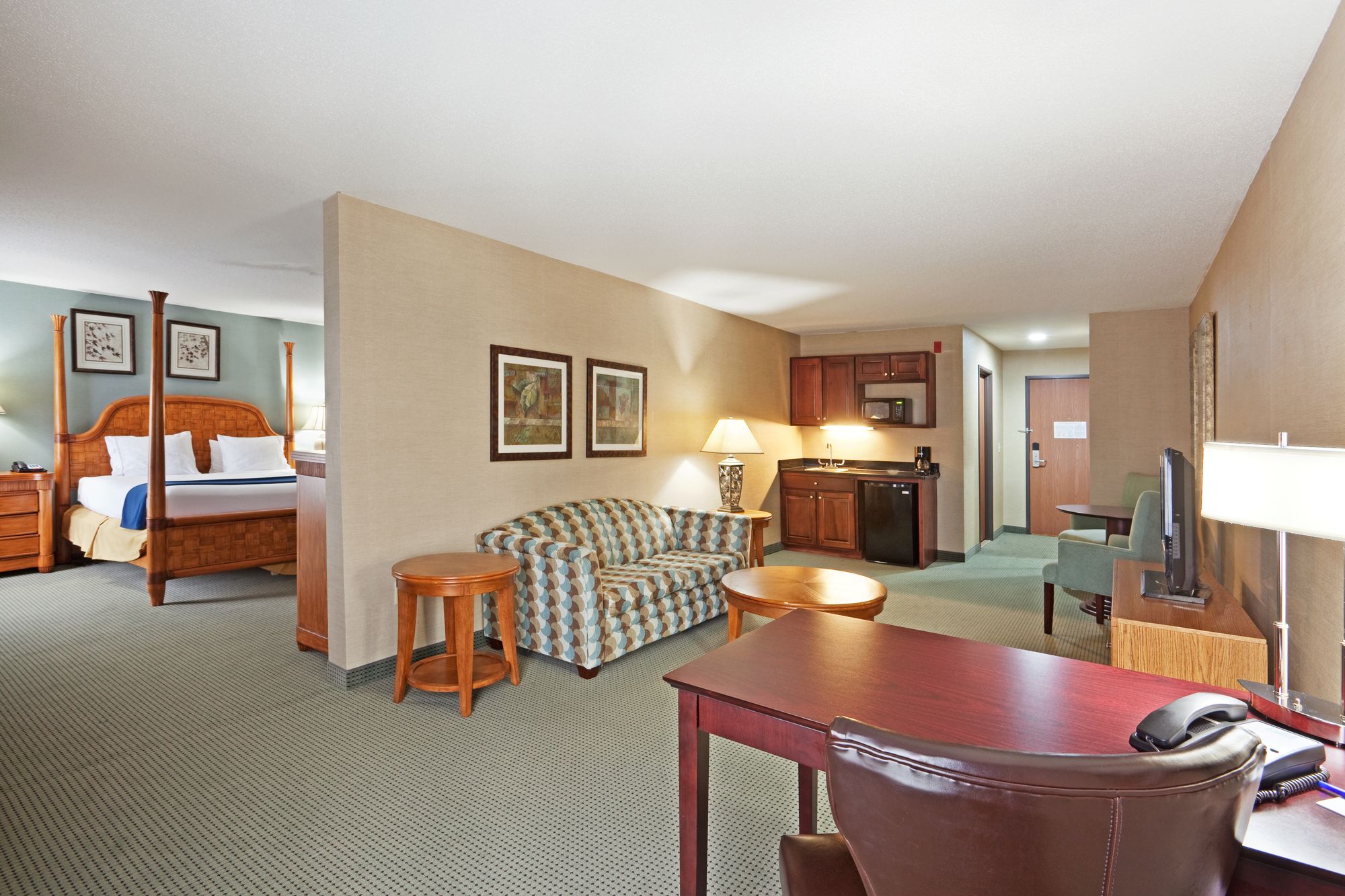 Holiday Inn Express Hotel & Suites Meriden in Meriden, CT