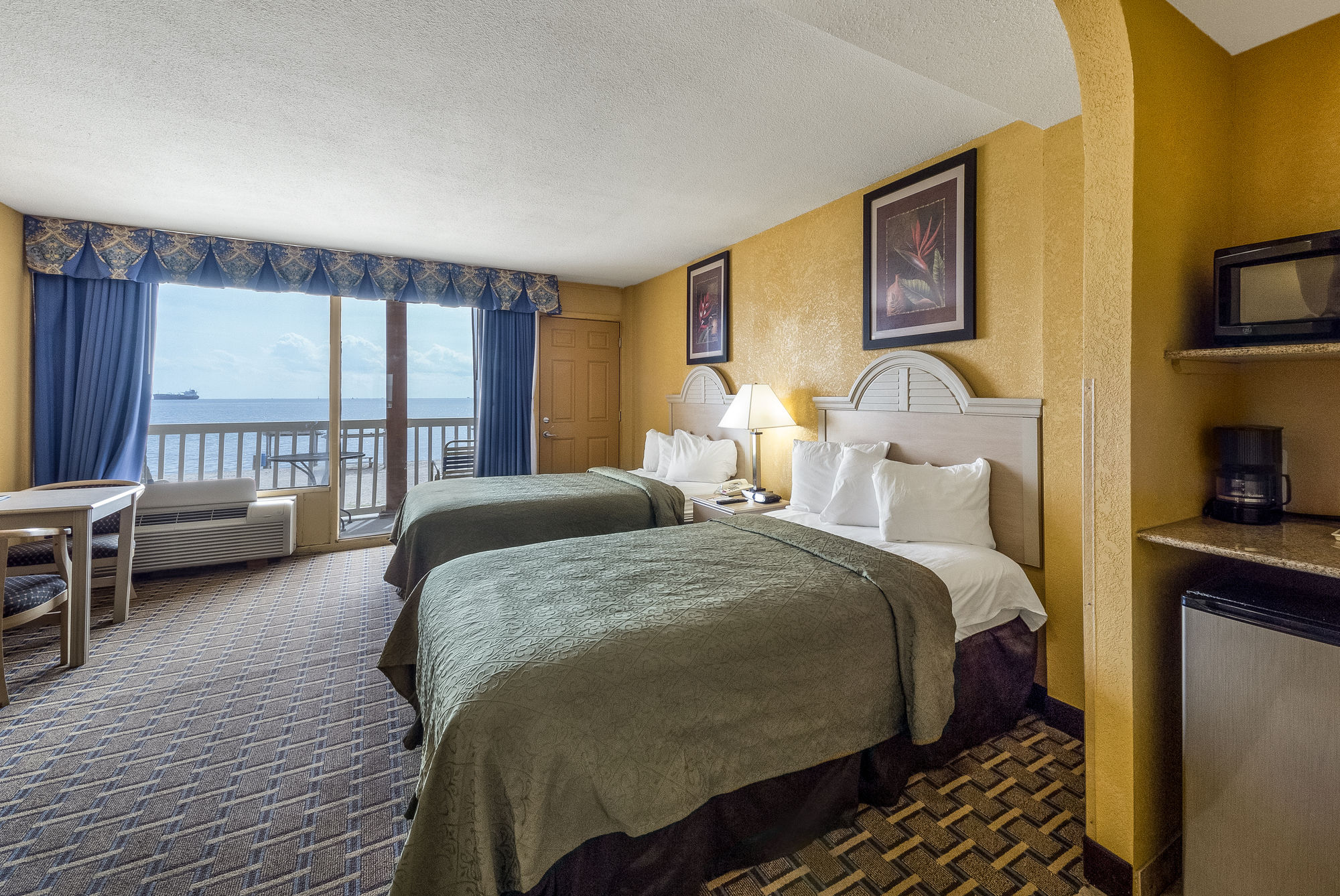 Discount Coupon for Quality Inn & Suites on the Beach in Corpus Christi
