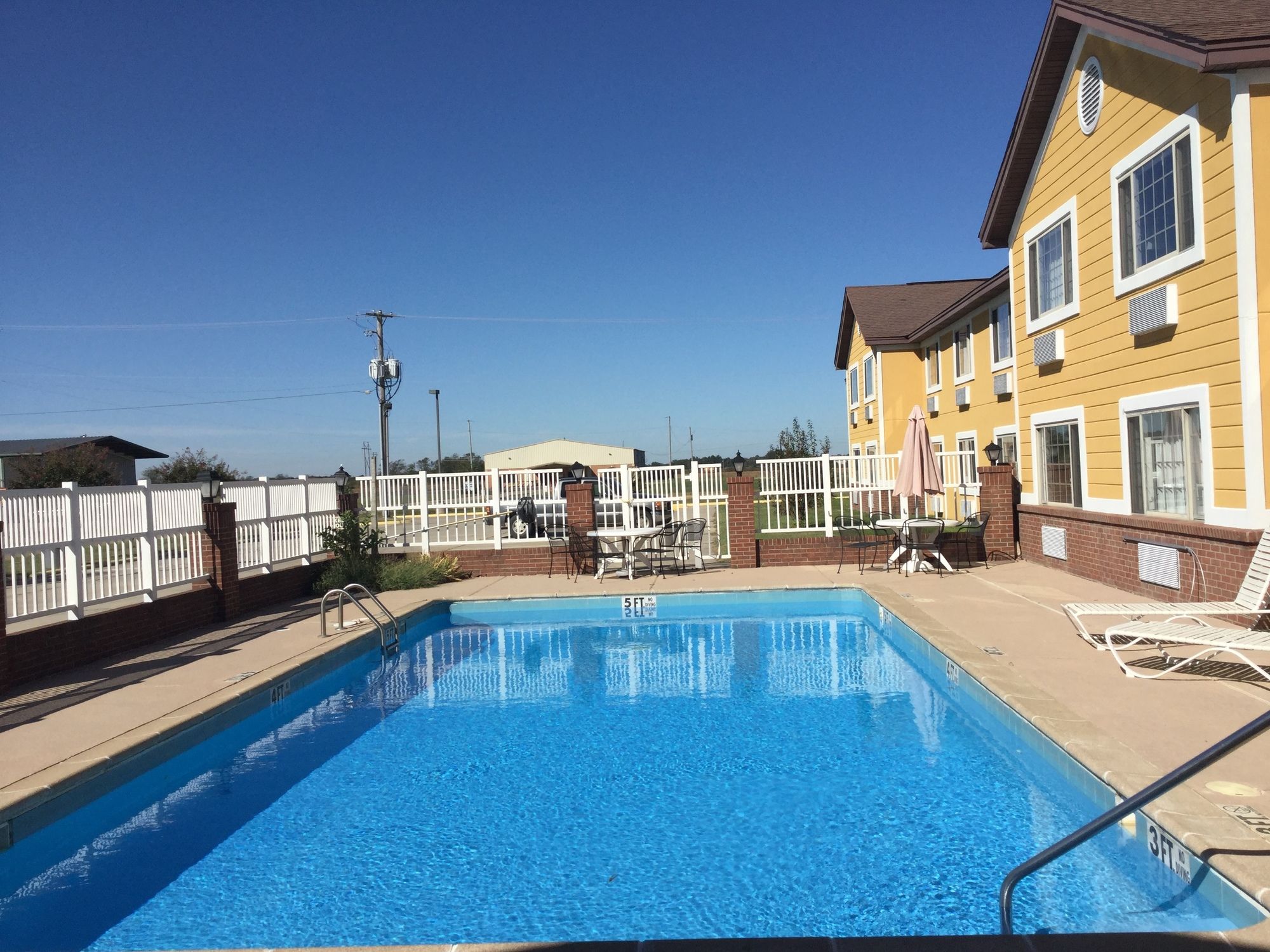 Discount Coupon for Days Inn Lake Village in Lake Village, Arkansas