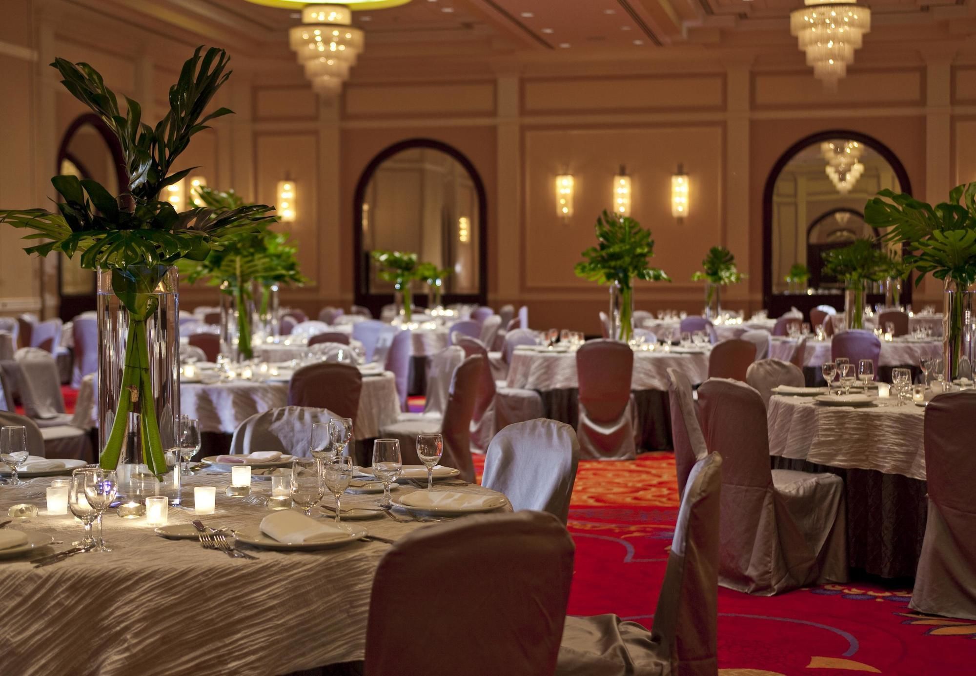 Discount Coupon for Renaissance Woodbridge Hotel in Iselin, New Jersey