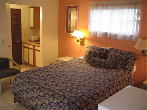 Homing Inn in Boynton Beach, FL