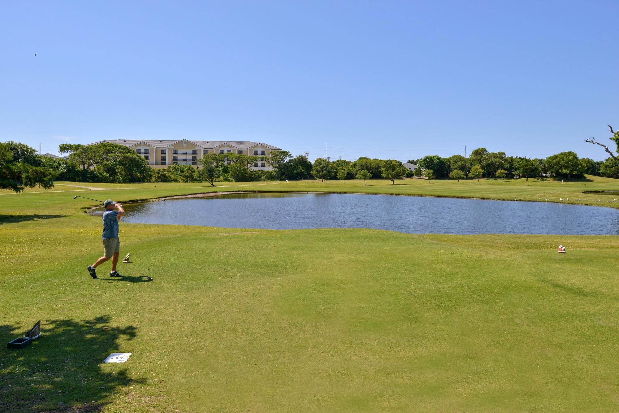 Hampton Inn & Suites-Atlantic Beach in Pine Knoll Shores, NC