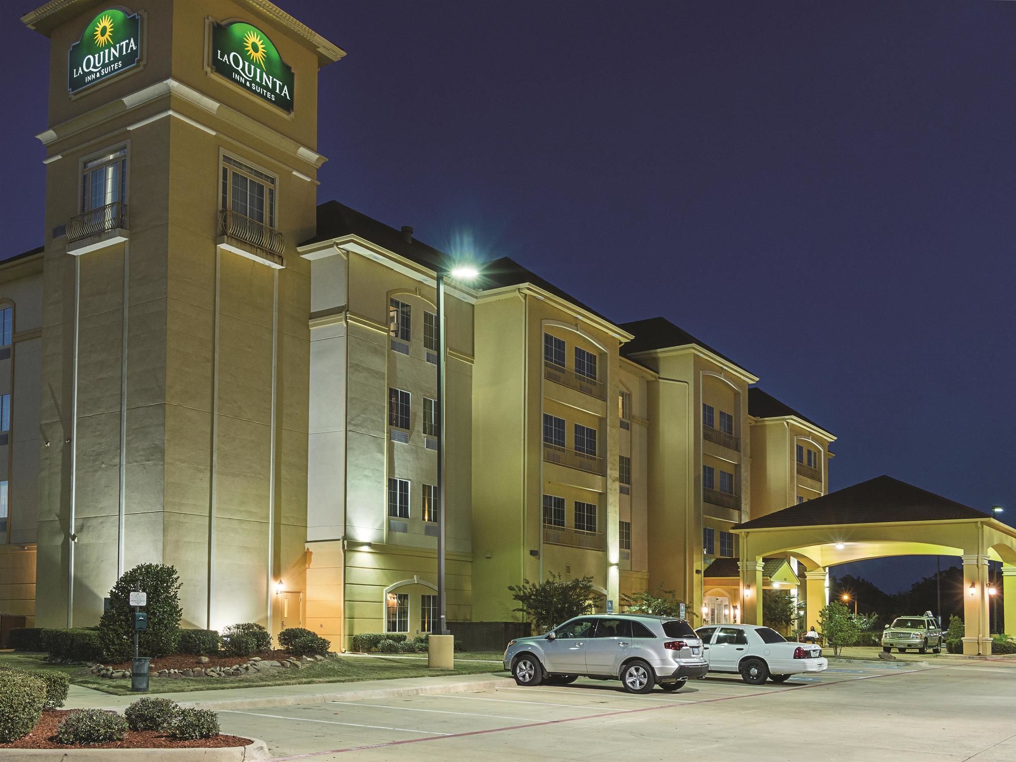 Discount Coupon for La Quinta Inn and Suites Mt Pleasant in Mt Pleasant