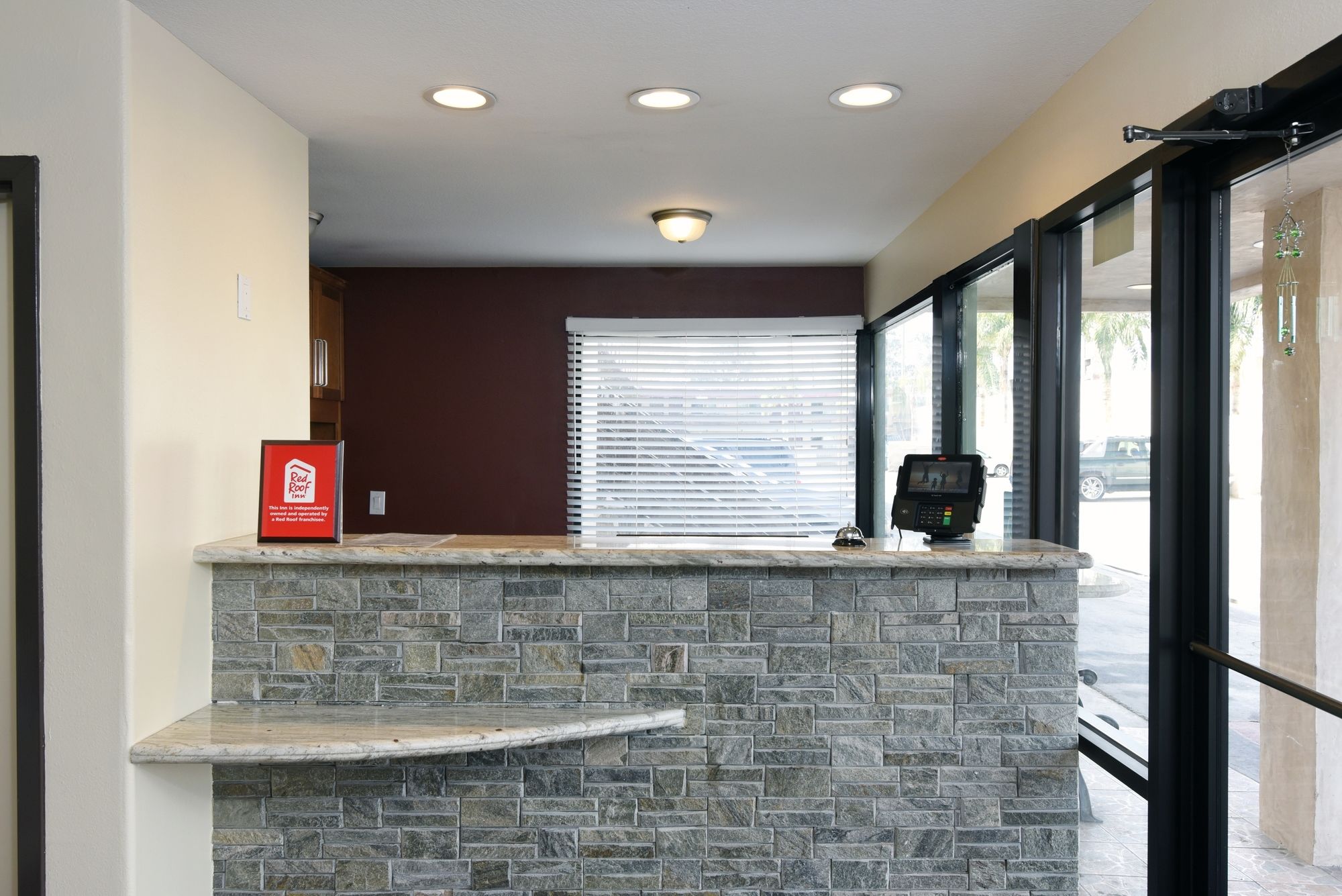 Discount Coupon for Red Roof Inn Bakersfield in Bakersfield, California