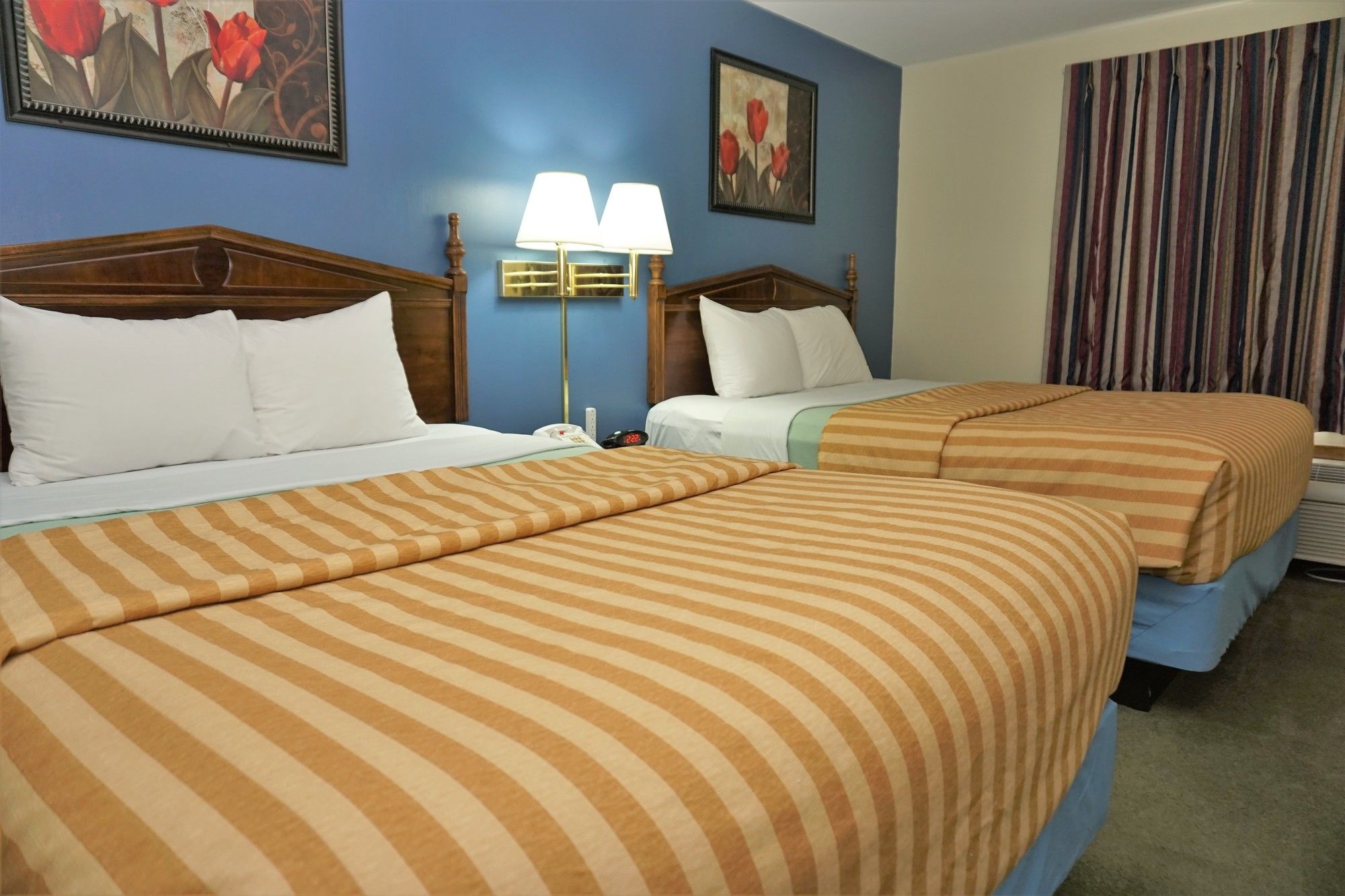 Royal Inn in Hudson, WI