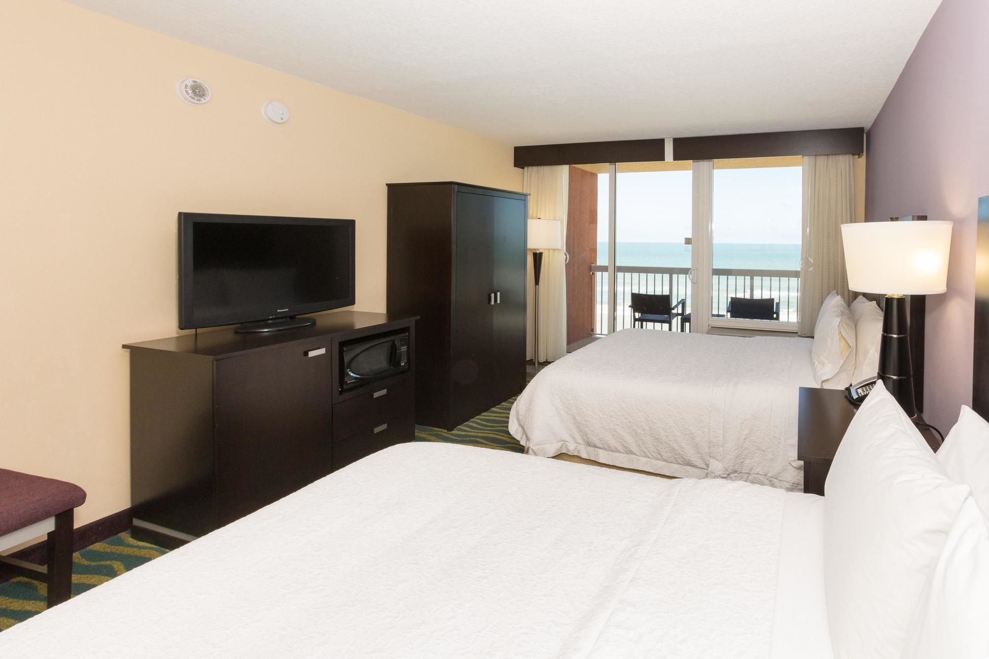 Hampton Inn Daytona Beach/Beachfront in Daytona Beach, FL