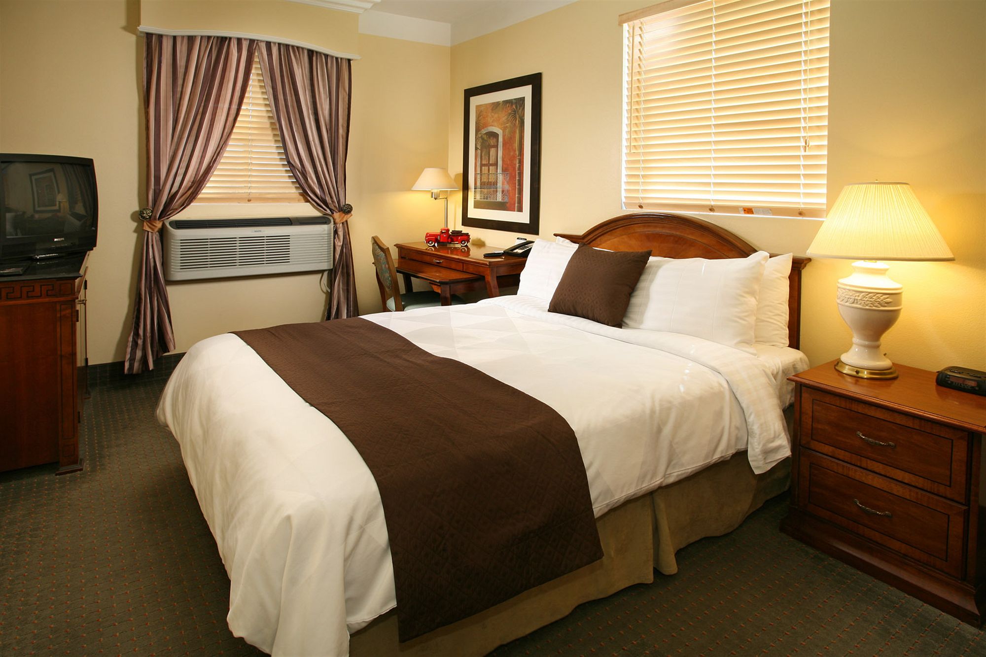Discount Coupon for Hotel Brandwood in Glendale, California Save Money!