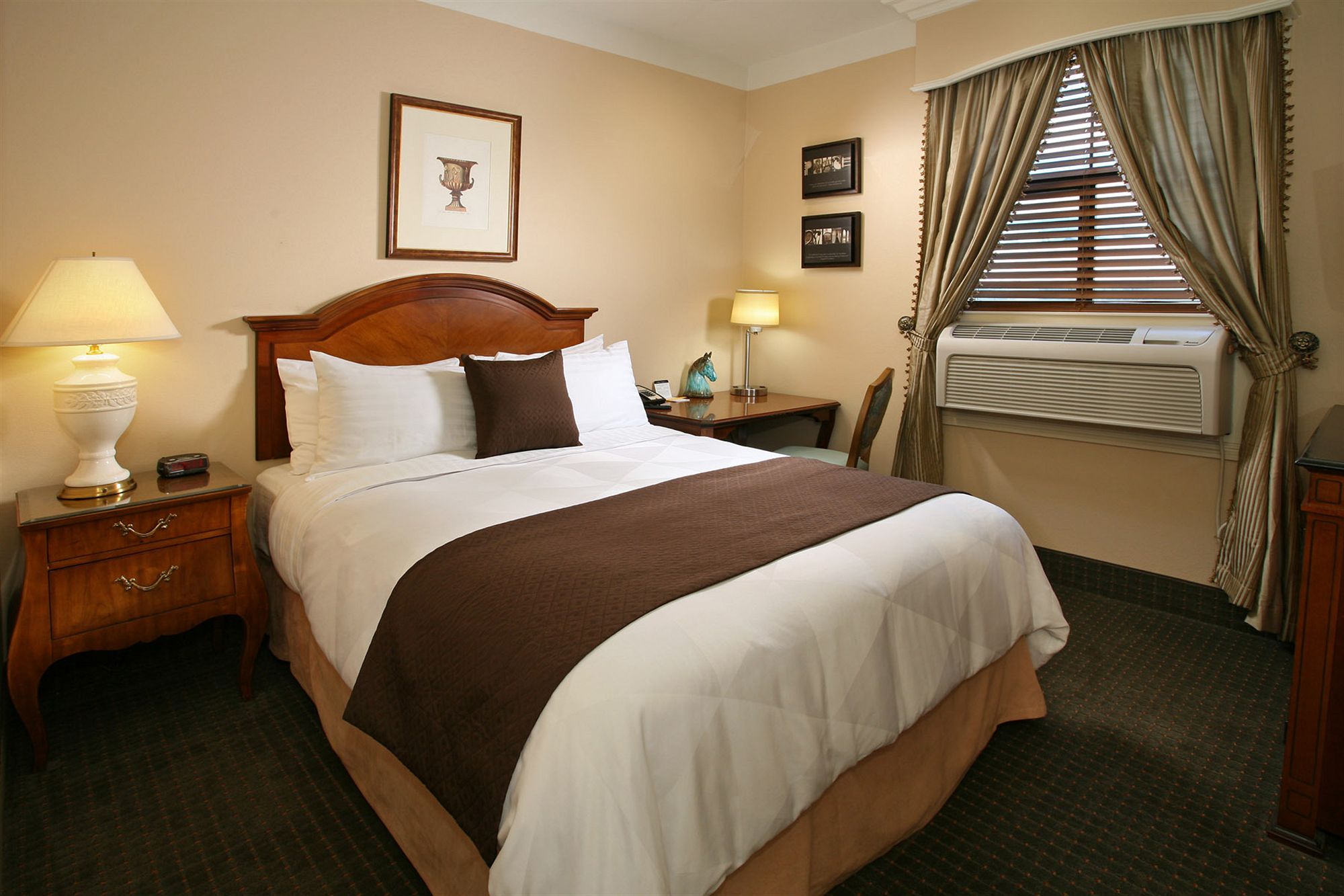 Discount Coupon for Hotel Brandwood in Glendale, California Save Money!