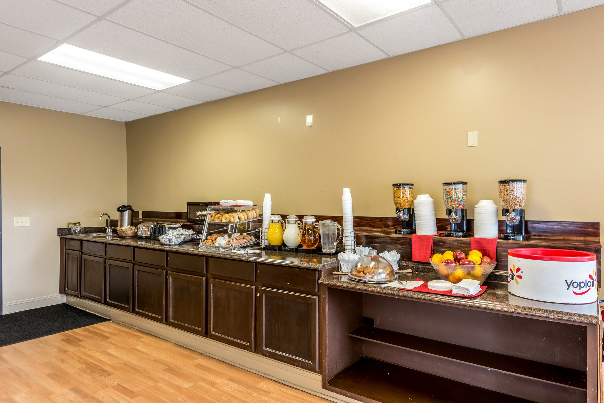 Red Roof Inn & Suites Muskegon Heights in Muskegon, MI