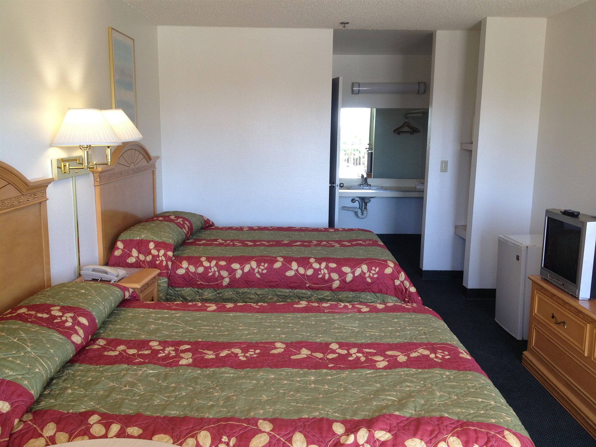 Discount Coupon for Vista Inn Motel in Vista, California Save Money!