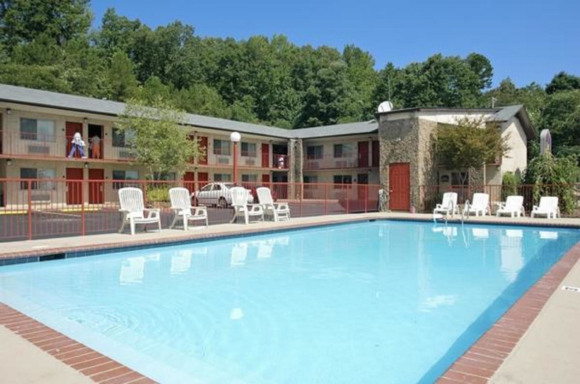 Discount Coupon for Best Western Hillside Inn in Clinton, Arkansas
