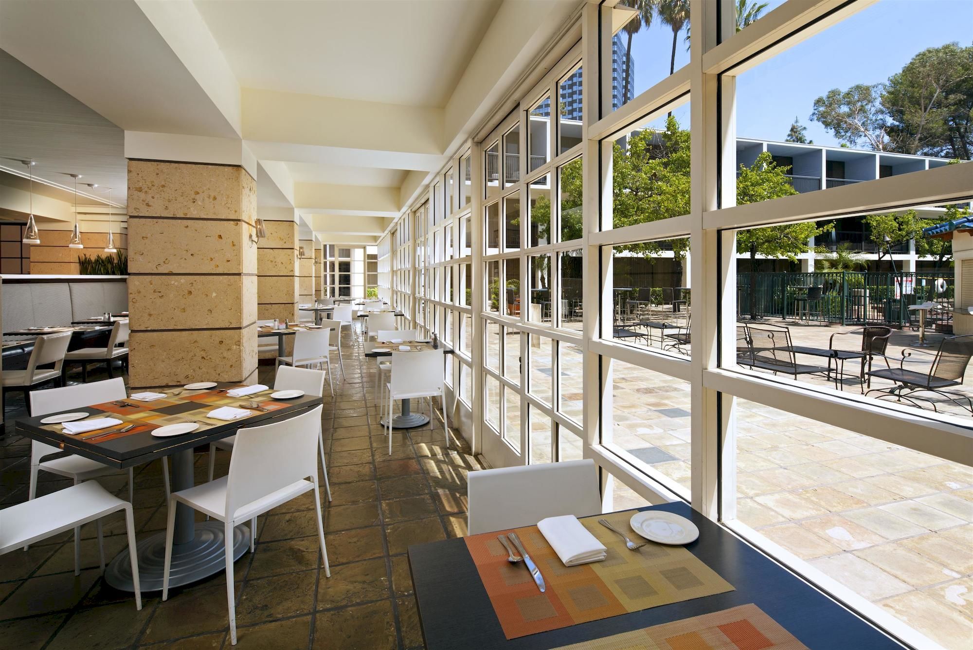 Discount Coupon for Sheraton Universal Hotel in Universal City