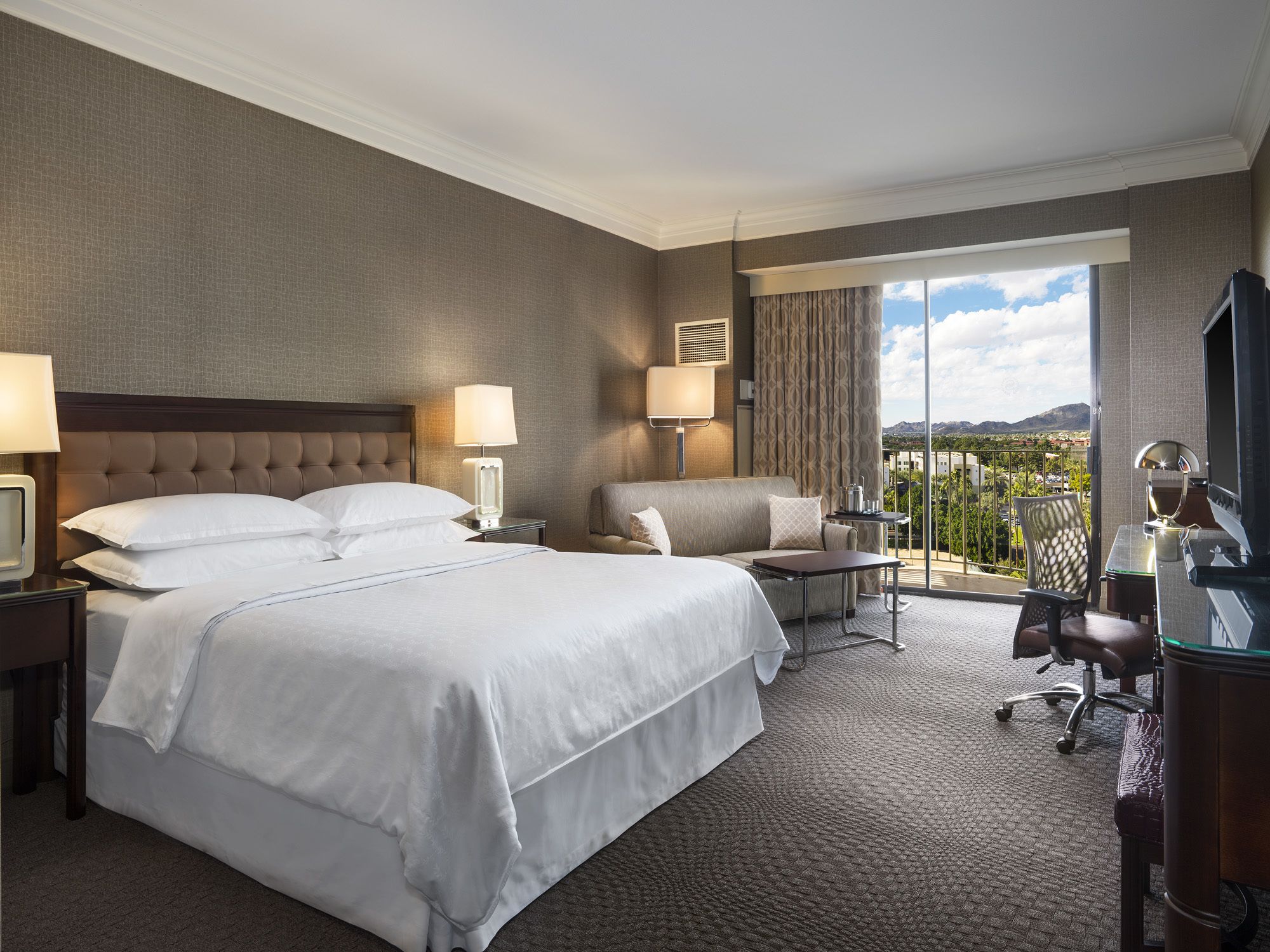 Sheraton Crescent Hotel