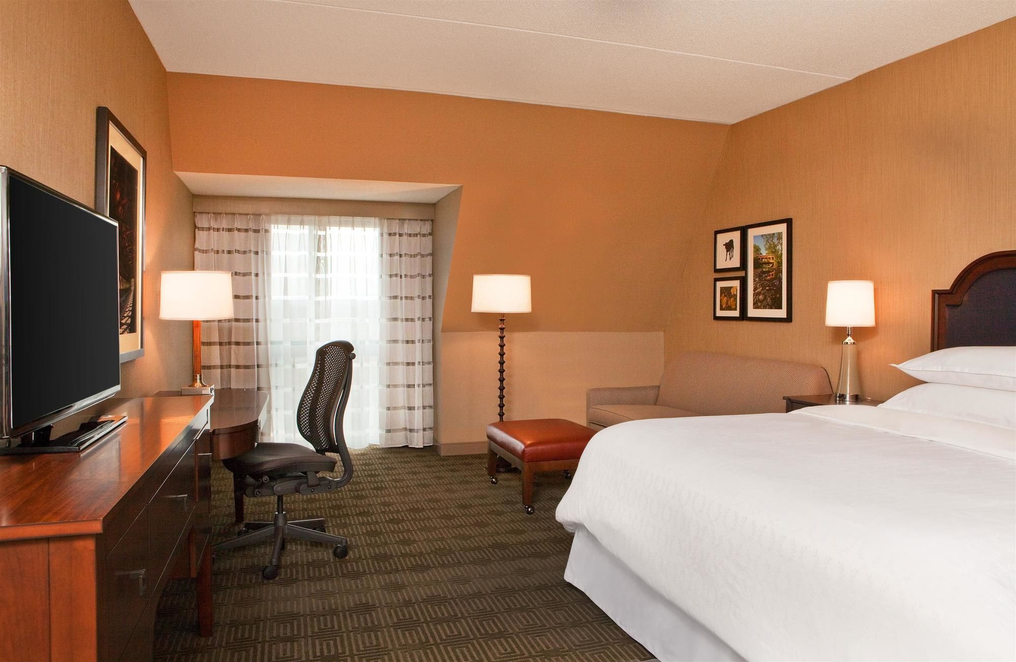 Discount Coupon for Sheraton Burlington Hotel & Conference Center in Burlington, Vermont Save