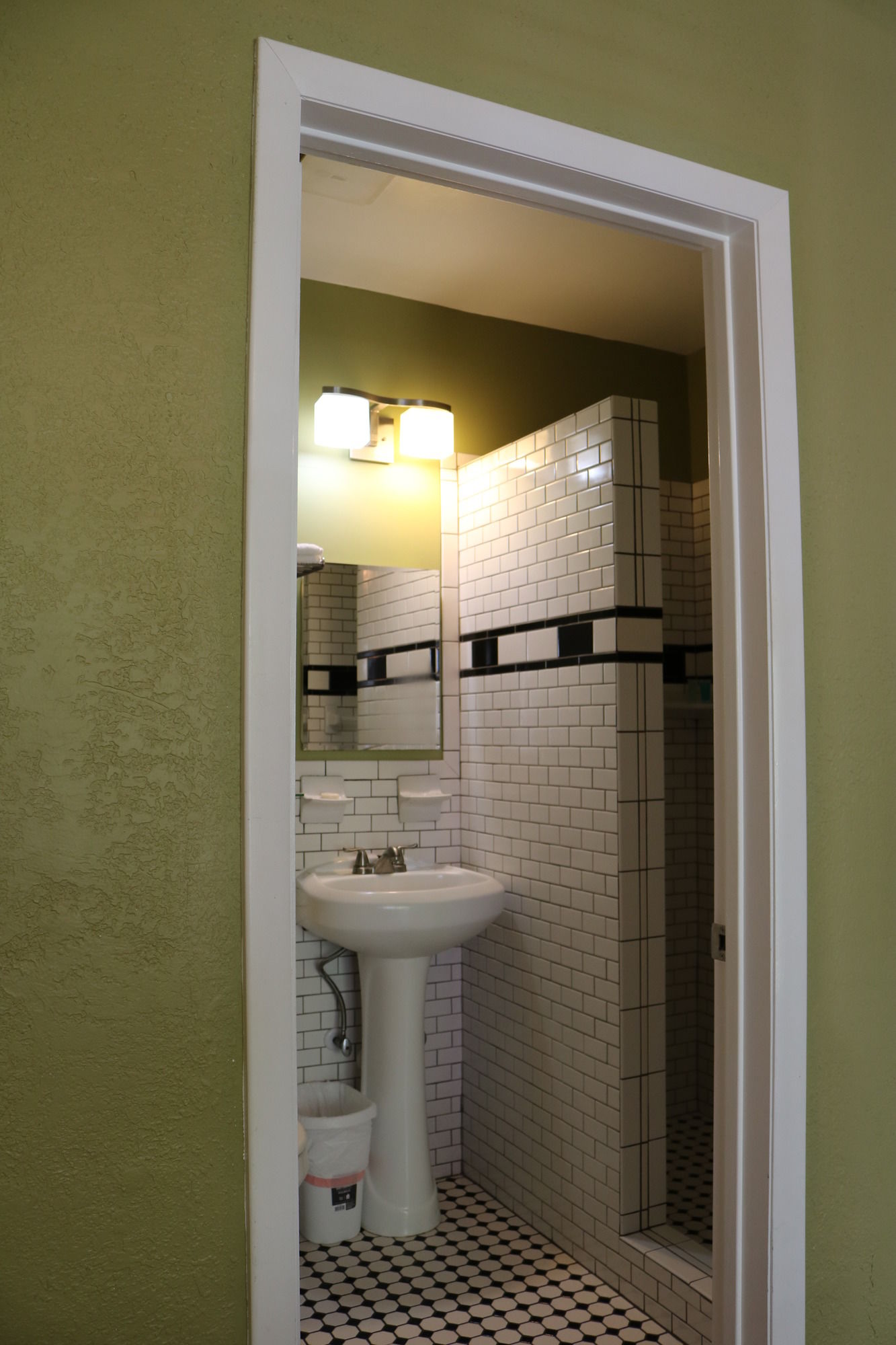 Discount Coupon for Ocean Drive Villas in Hollywood, Florida Save Money!