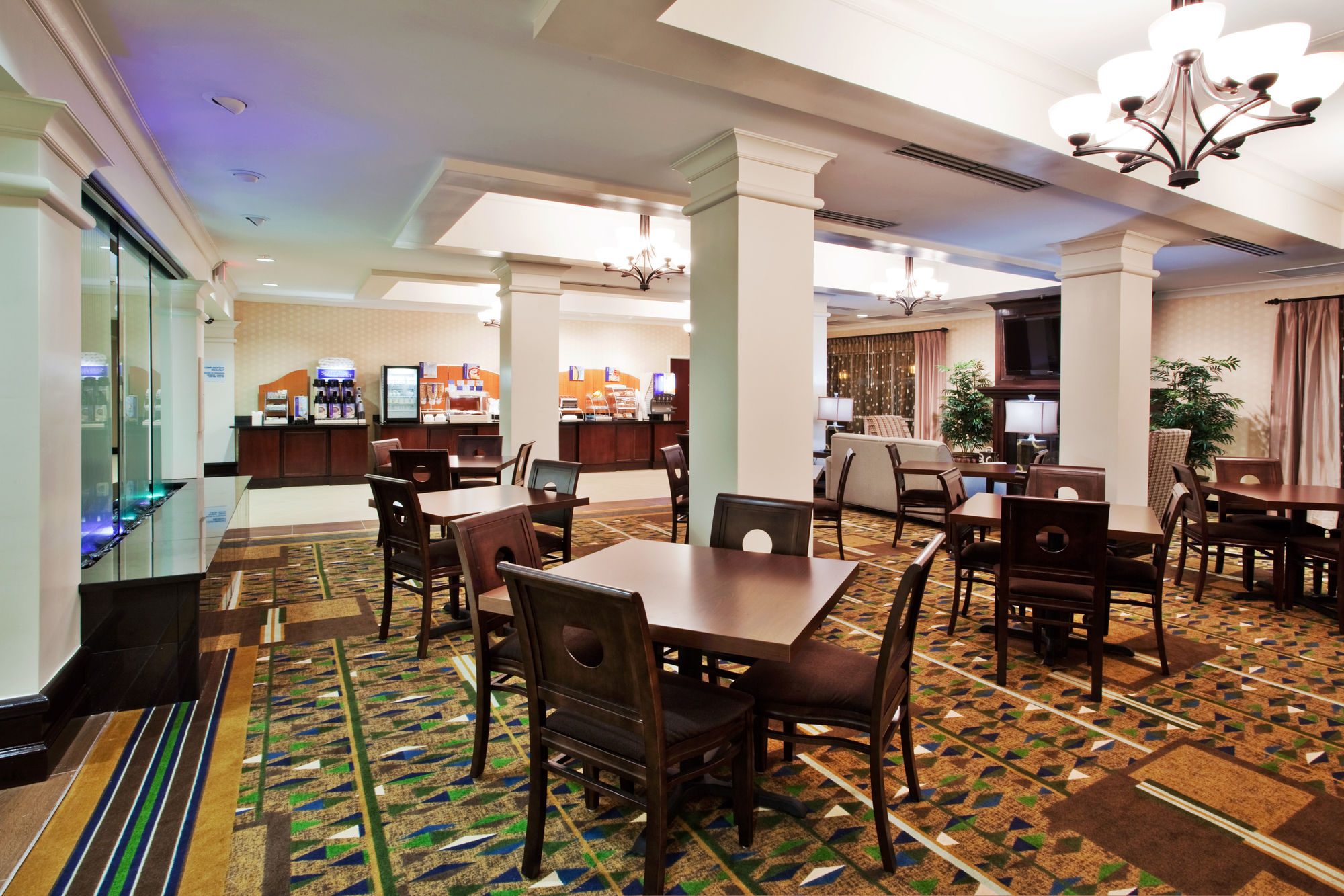 Discount Coupon for Holiday Inn Express Hotel & Suites ColumbusFort
