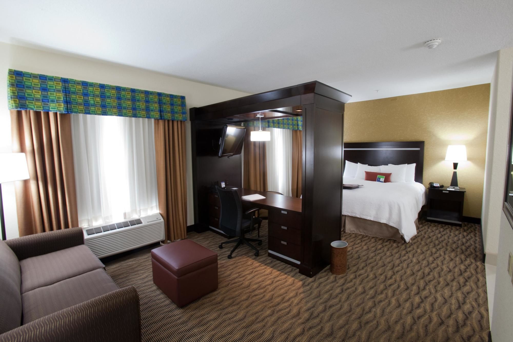 Discount Coupon for Hampt STE Cockrell Hill I30 in Dallas, Texas