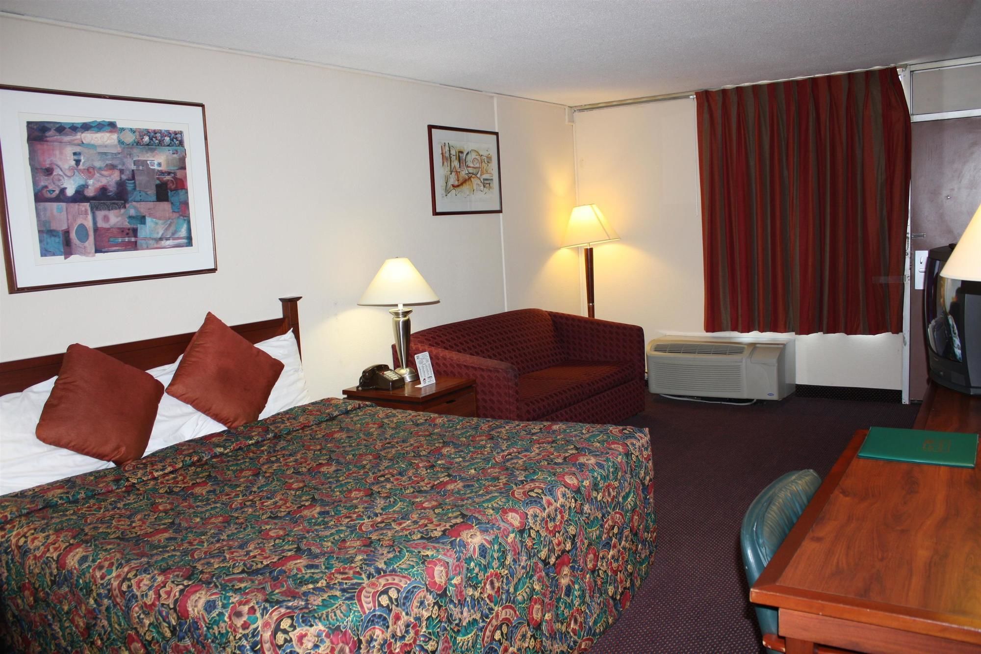 Discount Coupon for Hannibal Inn Hannibal in Hannibal, Missouri Save