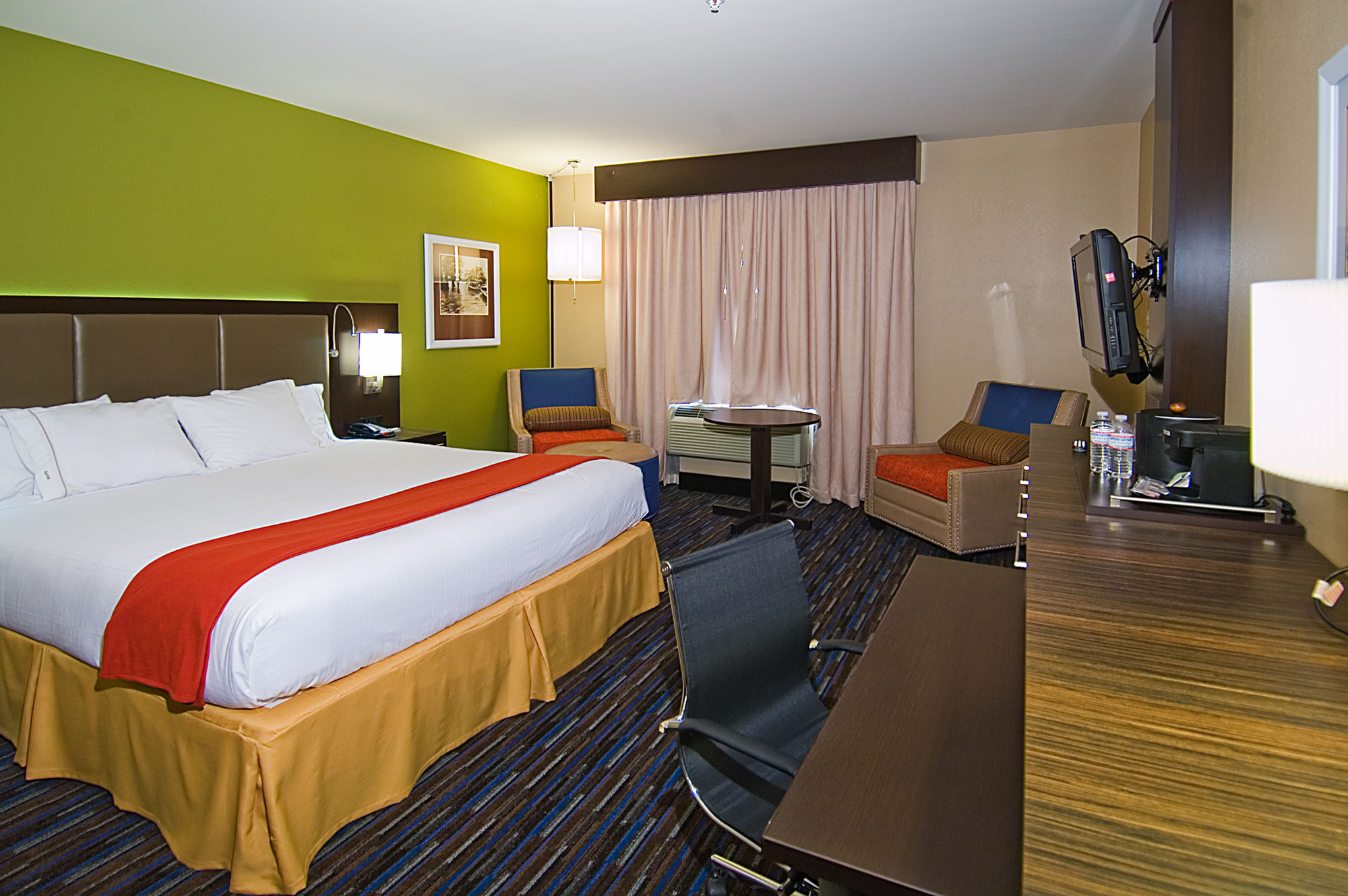 Discount Coupon for Holiday Inn Express Hotel & Suites Fulton in Fulton