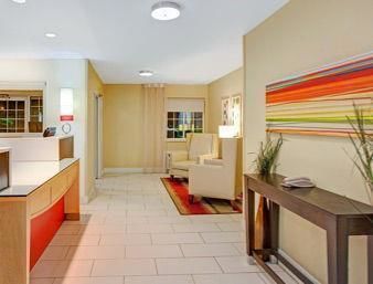 Hawthorn Suites by Wyndham Greensboro