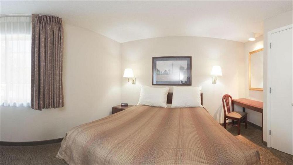 Discount Coupon for Candlewood Suites Hampton in Hampton, Virginia