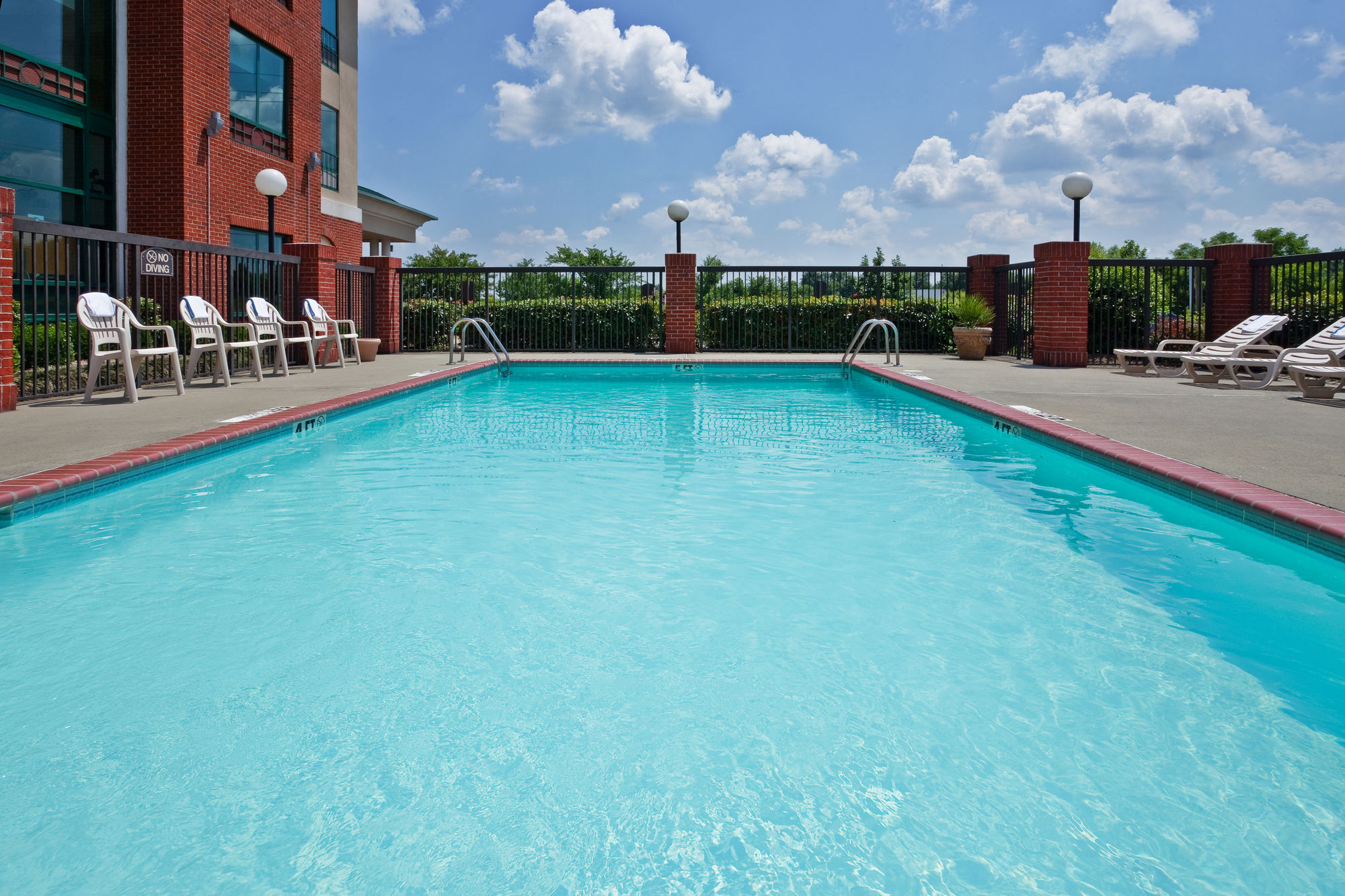 Holiday Inn Express & Suites Olive Branch in Olive Branch, MS