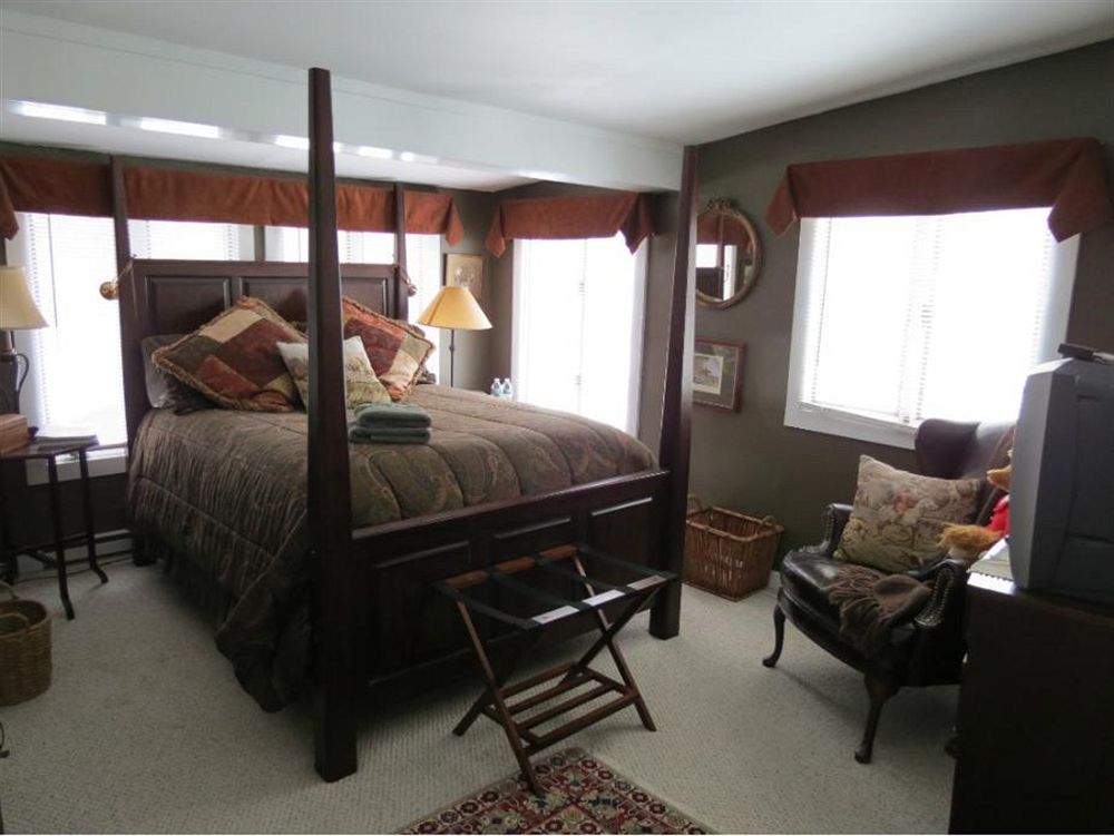 Discount Coupon for Shaker Farm Bed and Breakfast in Enfield, New Hampshire Save Money!