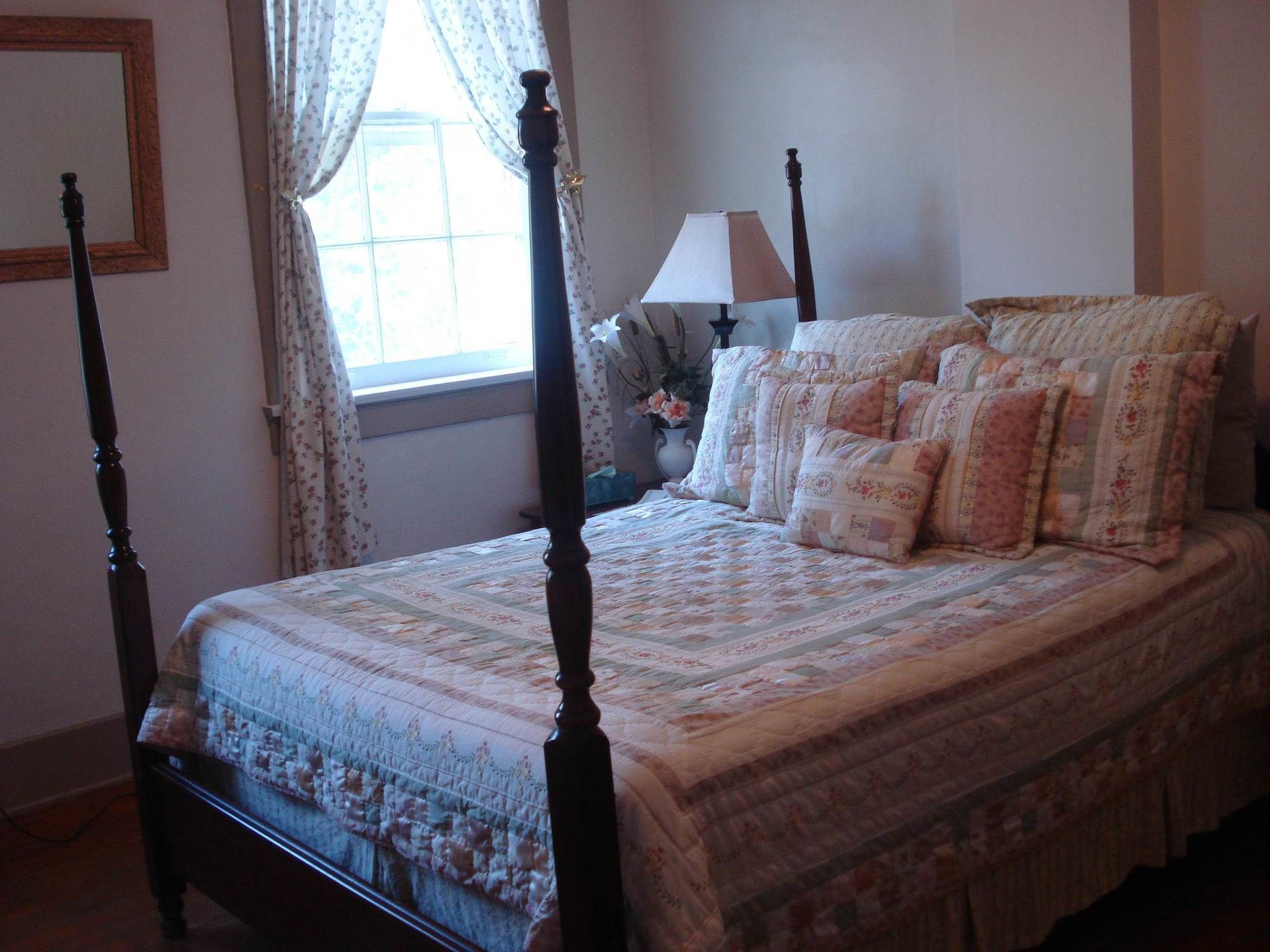 Discount Coupon for Old Castillo Bed and Breakfast in St Martinville