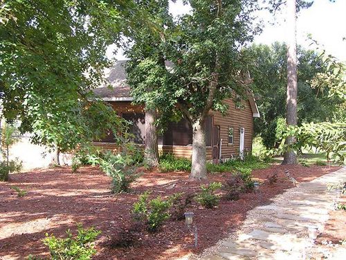 Shalom House Bed and Breakfast in Tifton, GA