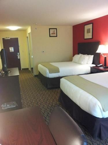 Holiday Inn Express Hotel & Suites Niles in Niles, mi