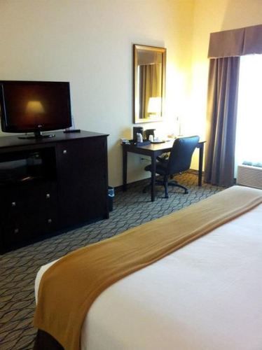 Holiday Inn Express Hotel & Suites Niles in Niles, mi