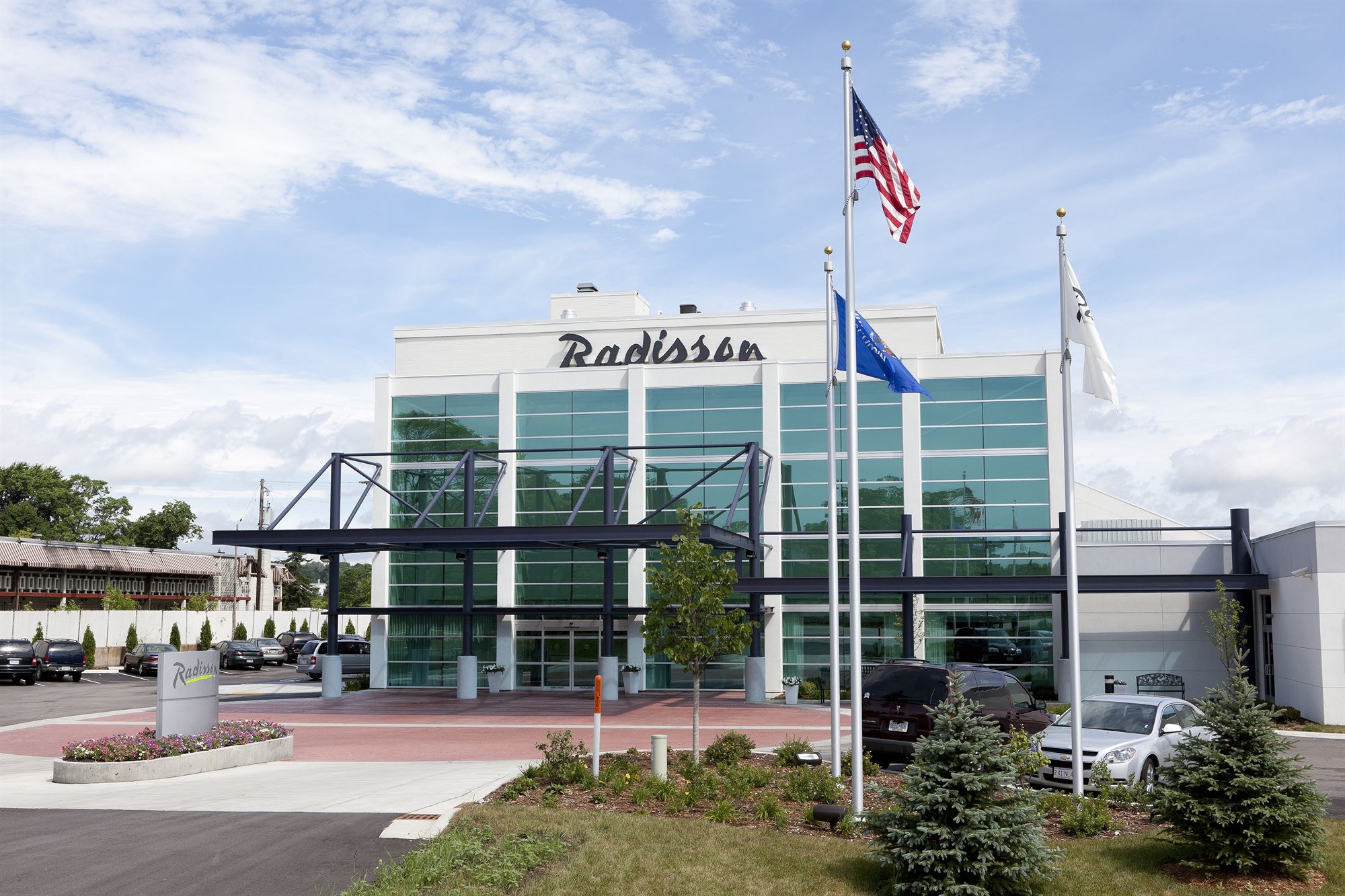 Discount Coupon for Radisson Hotel Milwaukee NW (Menomonee Falls) in